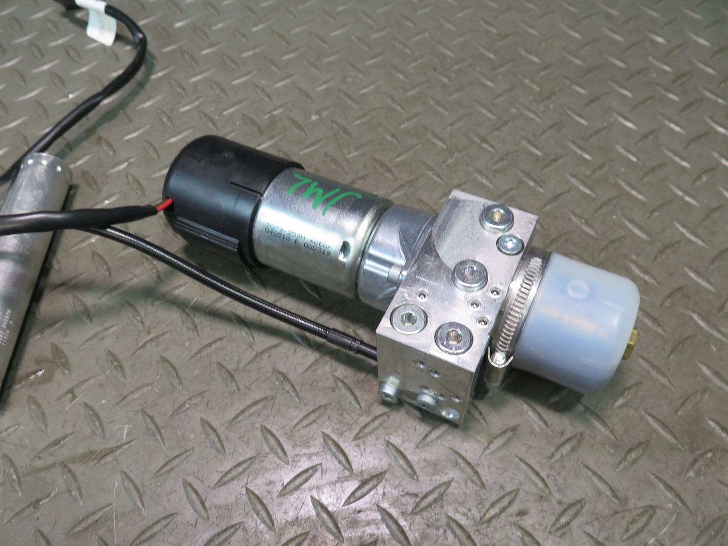 09-11 Mercedes W164 ML350 Rear Trunk Hydraulic Pump Motor Cylinder Lift OEM