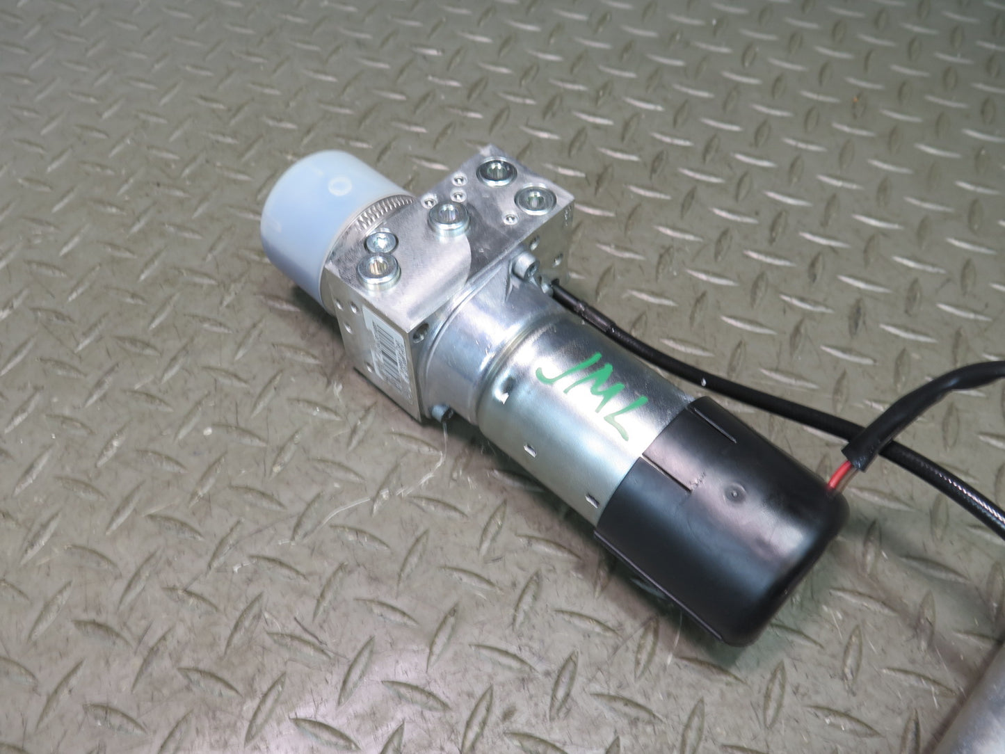 09-11 Mercedes W164 ML350 Rear Trunk Hydraulic Pump Motor Cylinder Lift OEM
