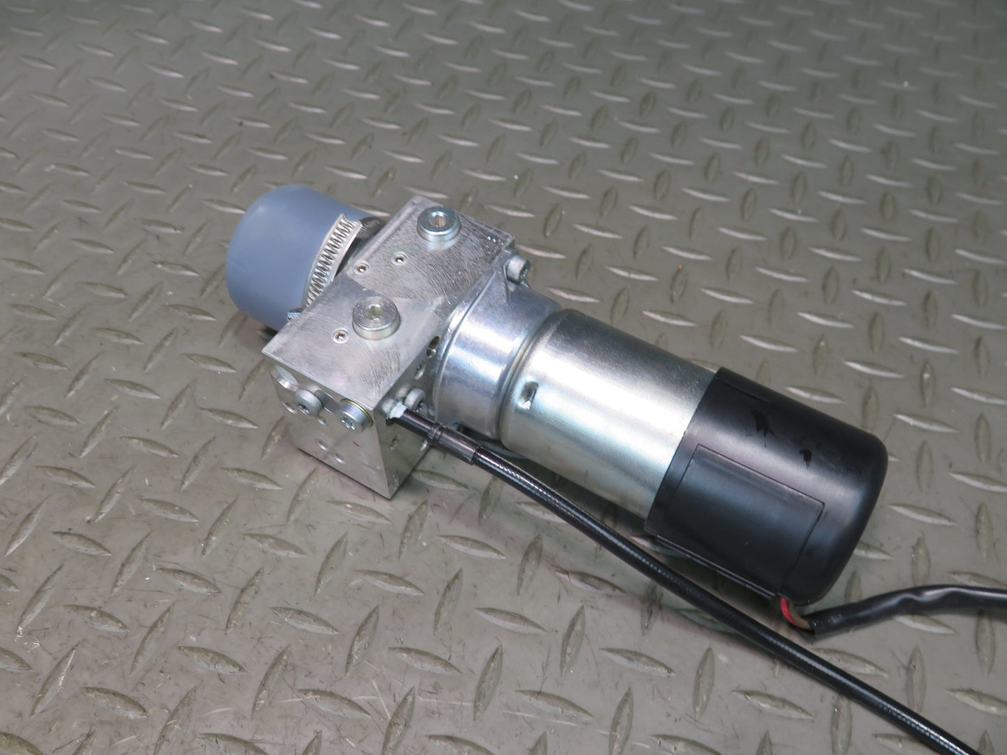 09-11 Mercedes W164 ML350 Rear Trunk Hydraulic Pump Motor Cylinder Lift OEM