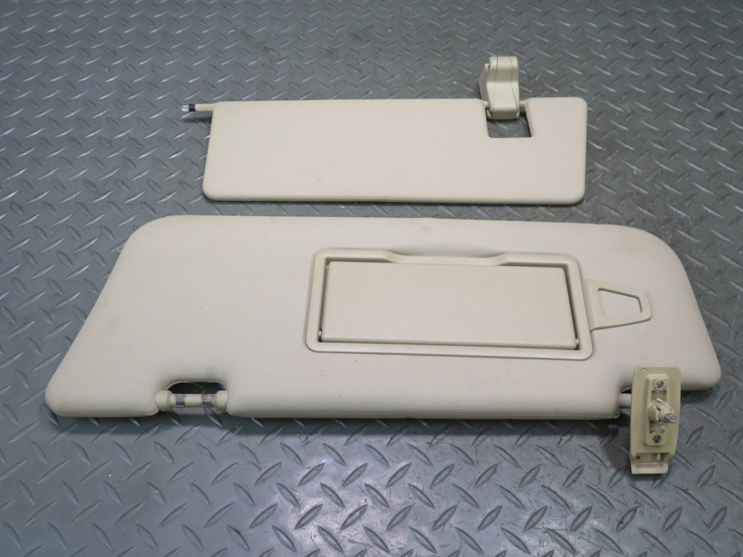 06-11 Mercedes X164 W164 GL Ml-class Set of 2 Front Left & Right Sun Visor OEM