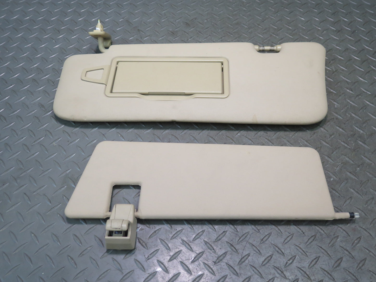 06-11 Mercedes X164 W164 GL Ml-class Set of 2 Front Left & Right Sun Visor OEM