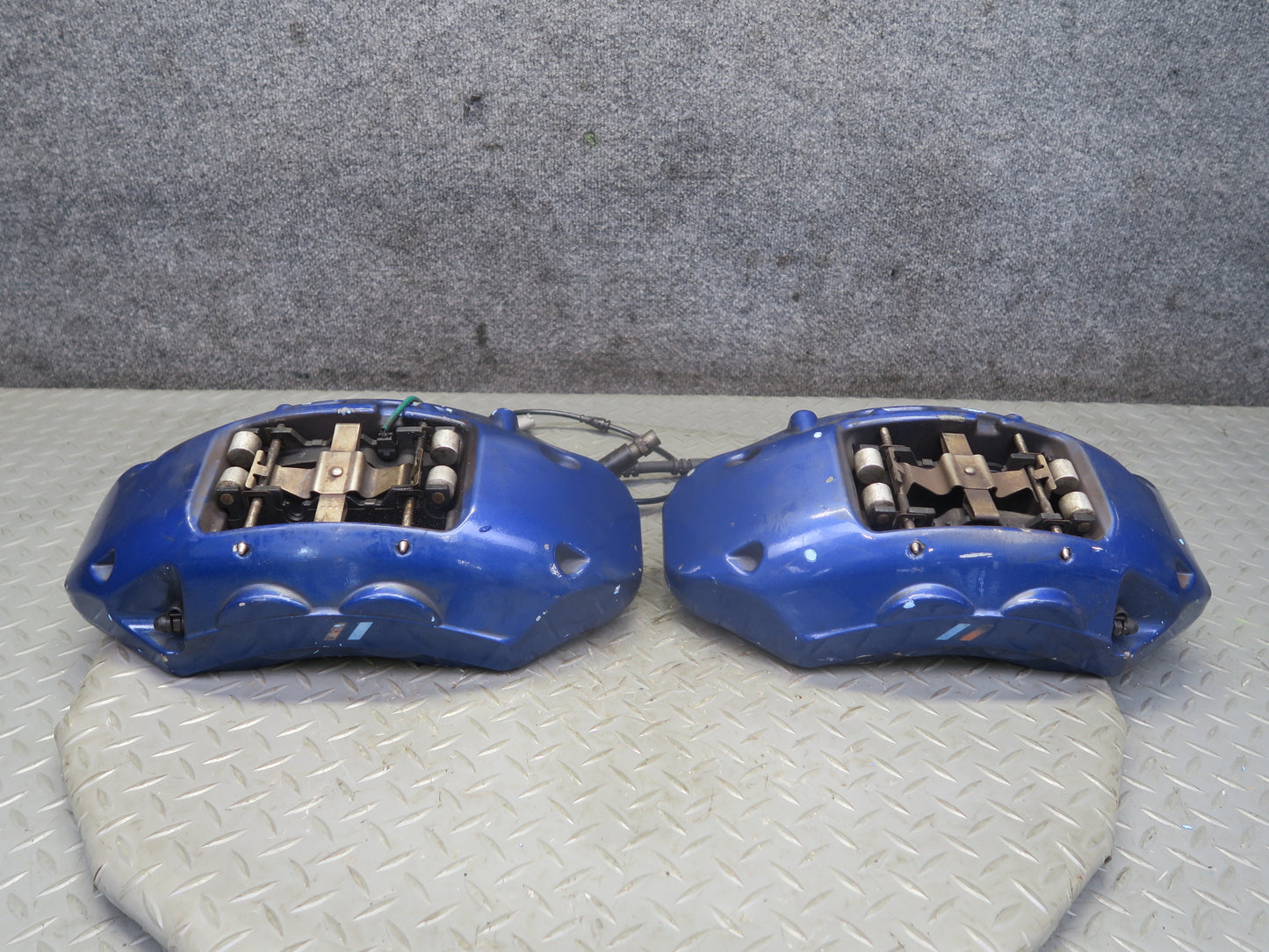 2013-2014 BMW E70 E71 X5M X6M Front Left & Right Brembo Brake Caliper Set of 2