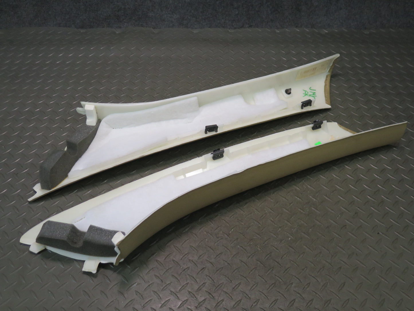 06-11 Mercedes W164 ML350 Set of 2 Left & Right A Pillar Trim Cover Beige OEM