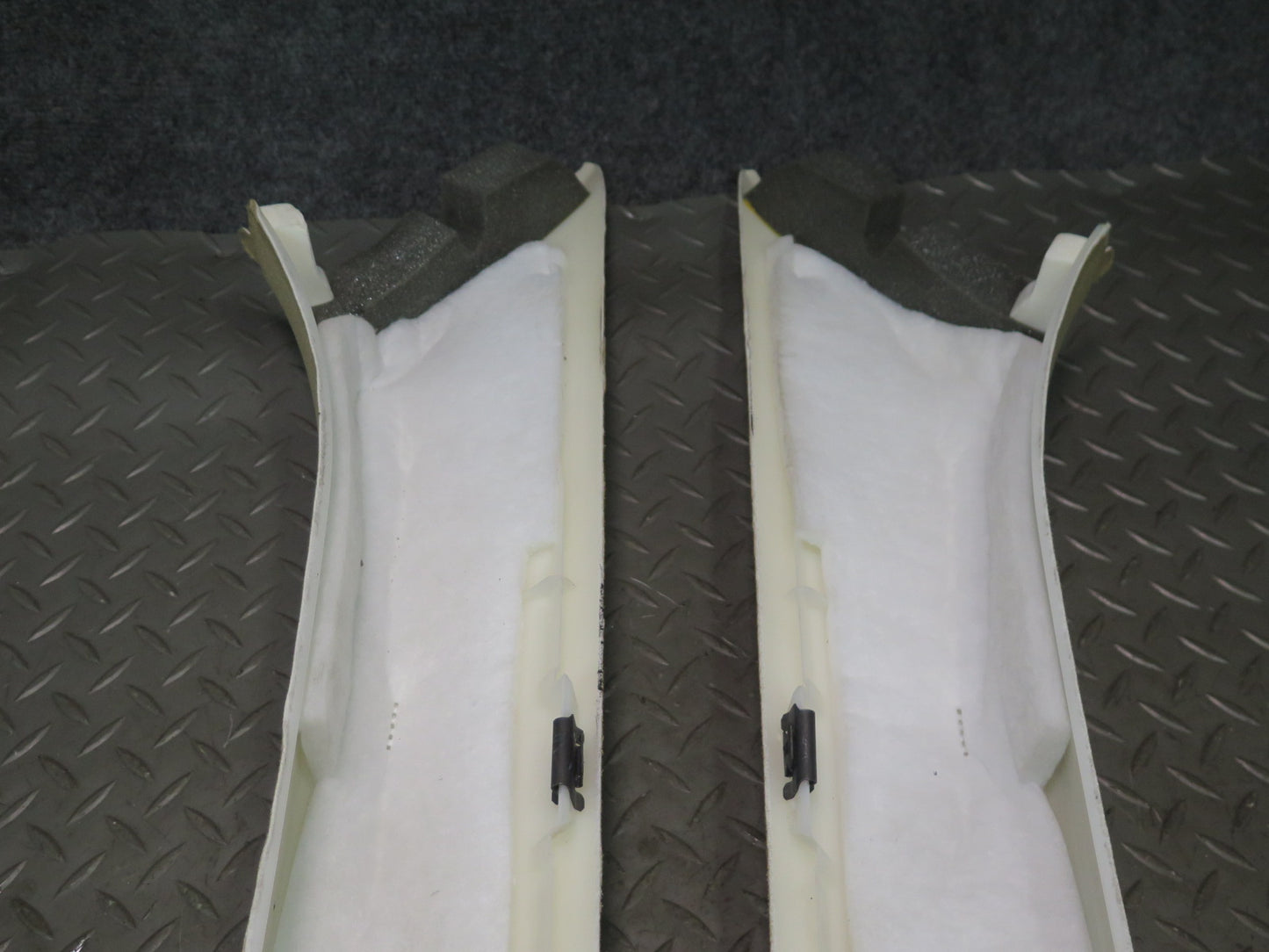 06-11 Mercedes W164 ML350 Set of 2 Left & Right A Pillar Trim Cover Beige OEM