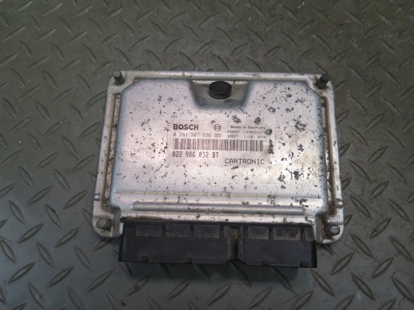 2003-2006 Porsche Cayenne 955 4.5L Turbo ECU DME Keyless Ignition Lock KEY Set