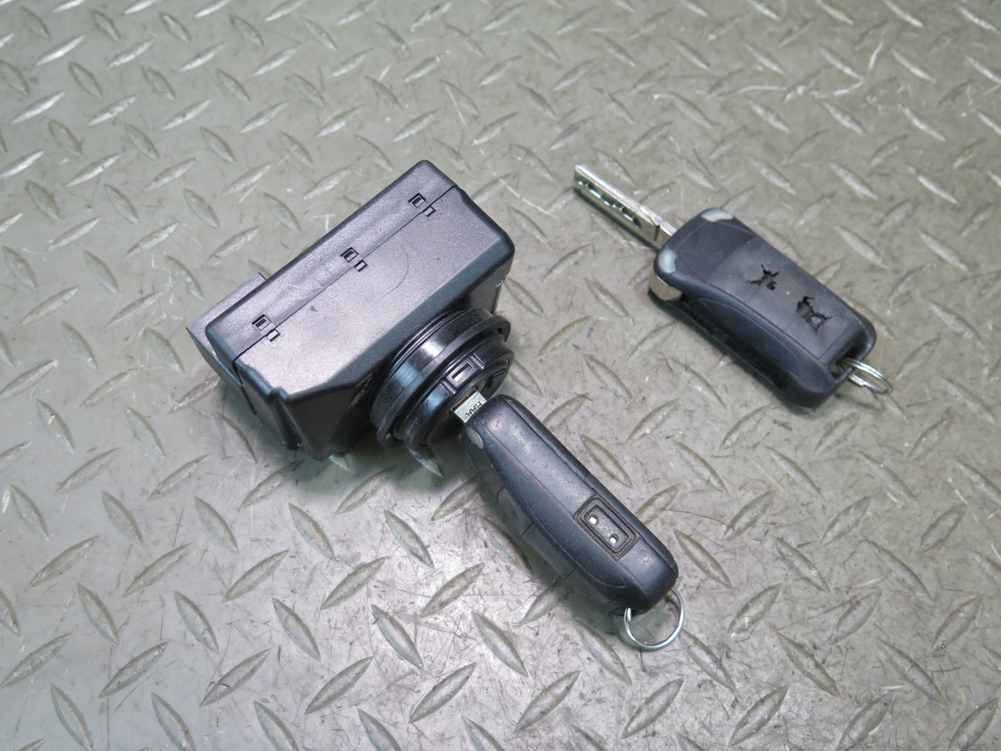2003-2006 Porsche Cayenne 955 4.5L Turbo ECU DME Keyless Ignition Lock KEY Set
