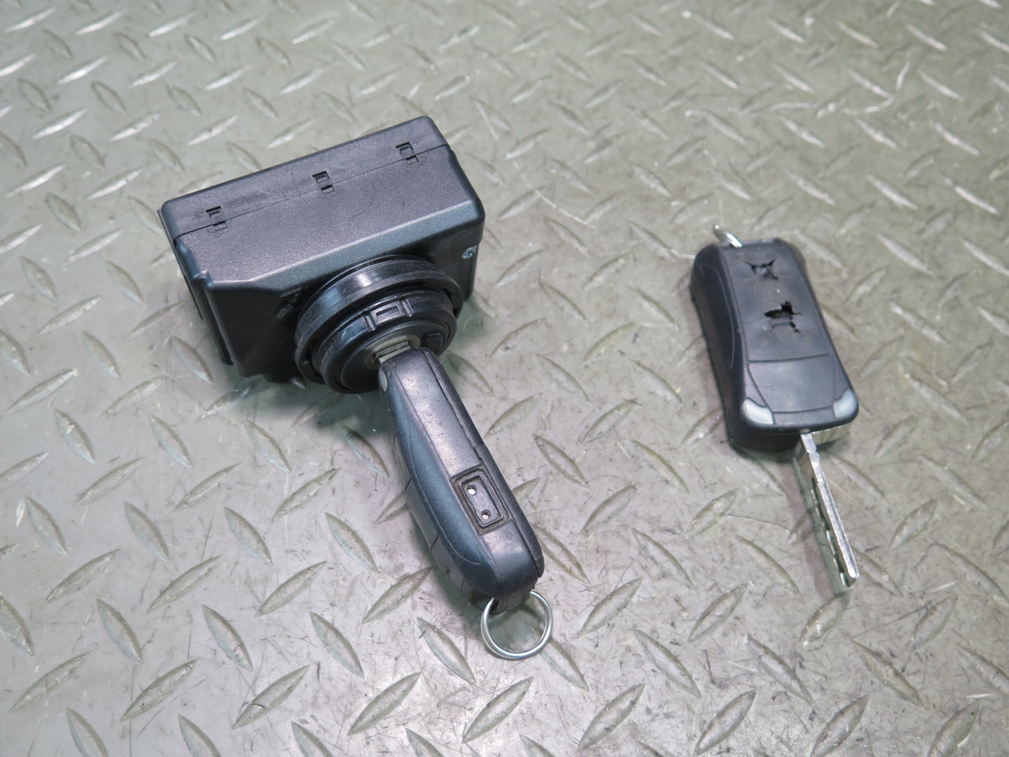 2003-2006 Porsche Cayenne 955 4.5L Turbo ECU DME Keyless Ignition Lock KEY Set