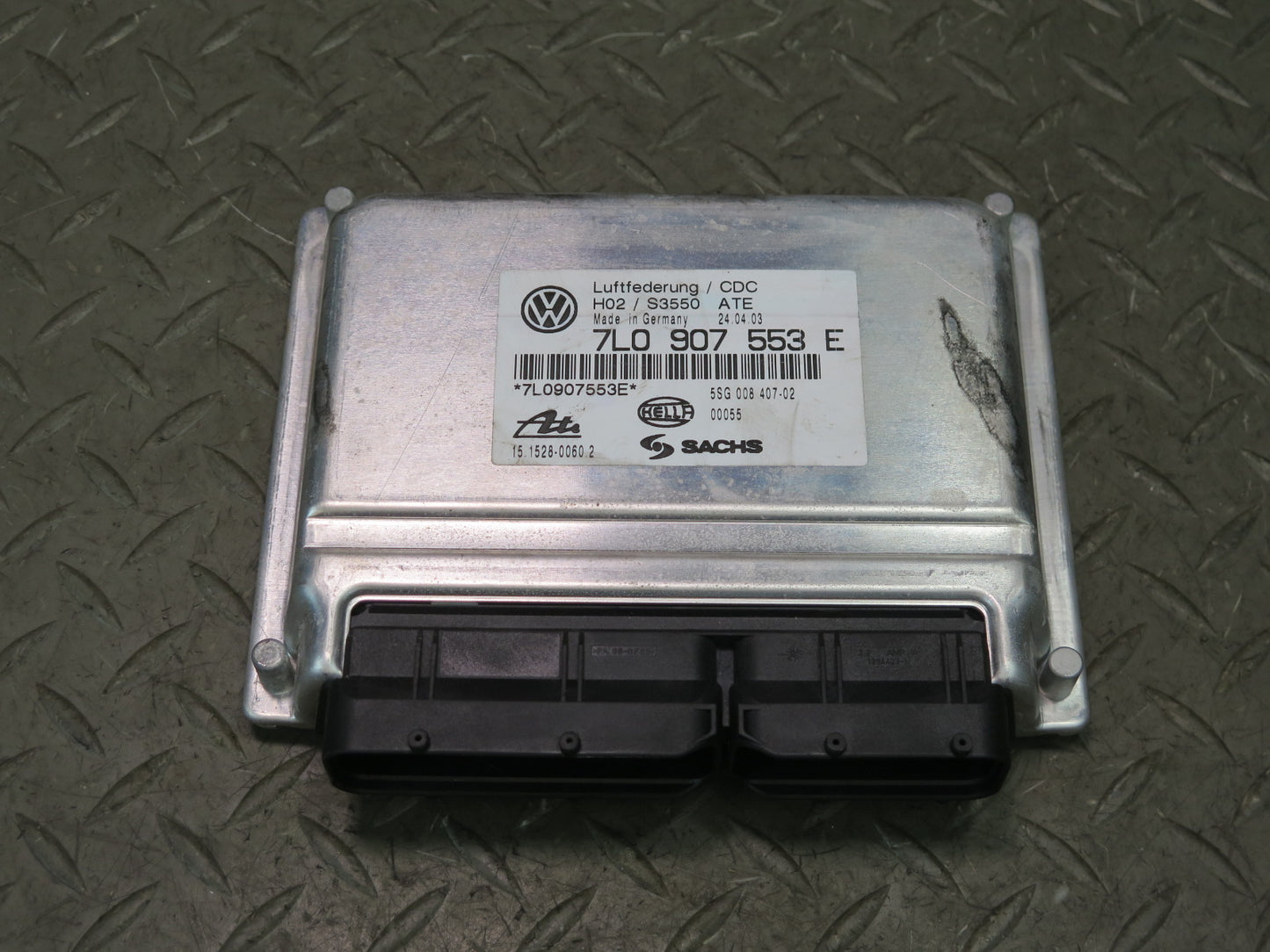 2004 Porsche Cayenne 955 Air Suspension Leveling Control Module 7L0907553E