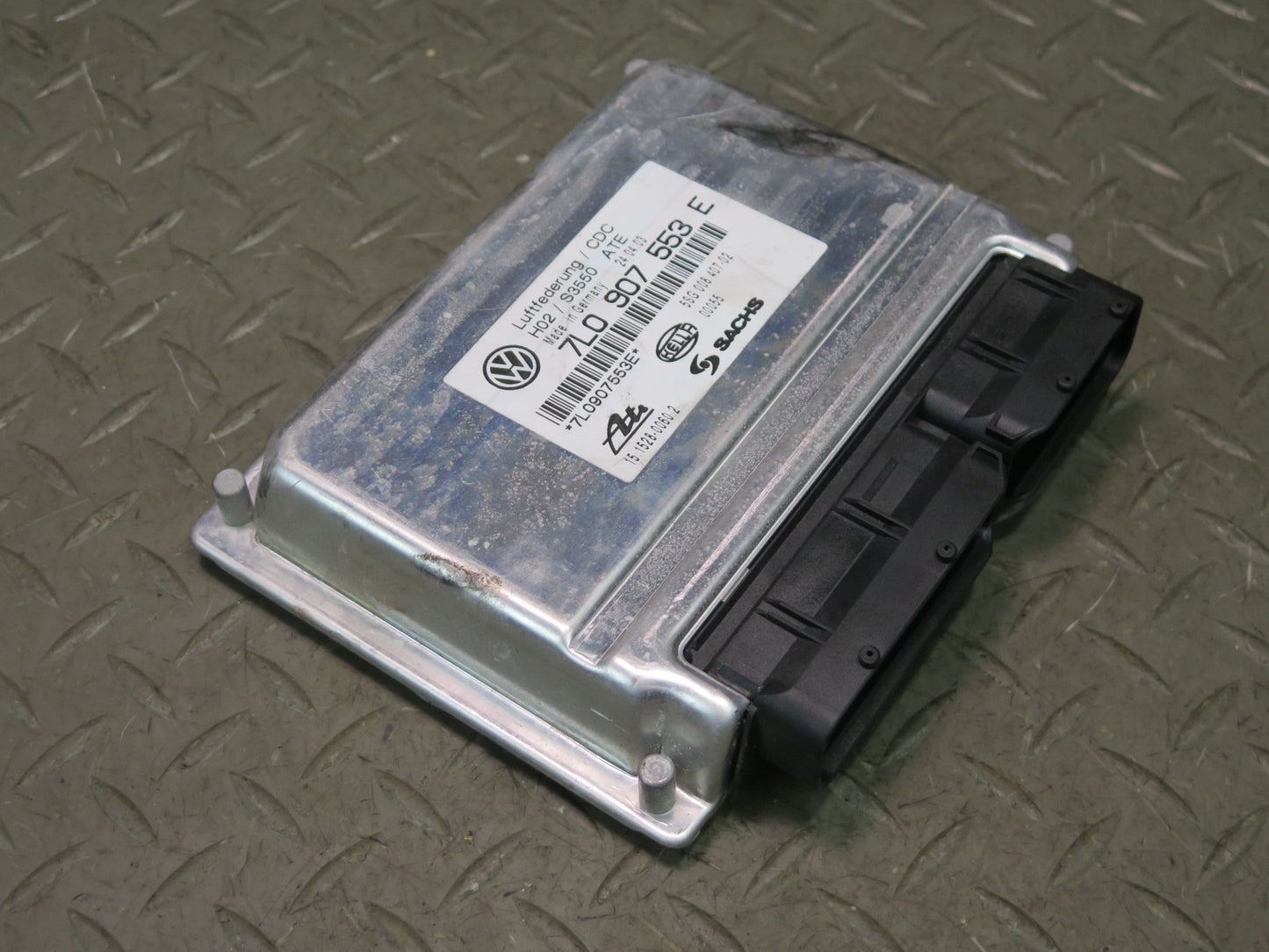 2004 Porsche Cayenne 955 Air Suspension Leveling Control Module 7L0907553E