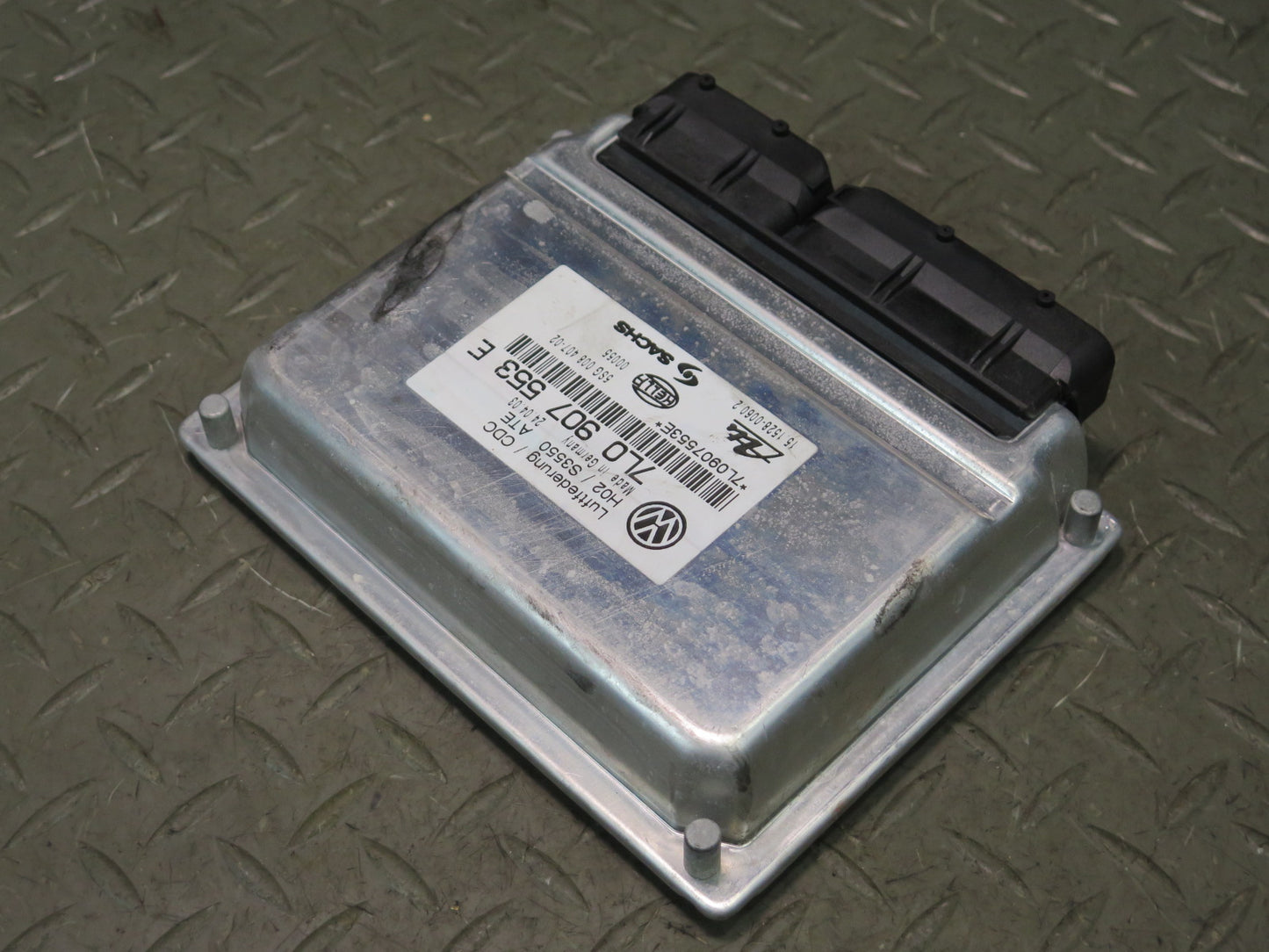 2004 Porsche Cayenne 955 Air Suspension Leveling Control Module 7L0907553E