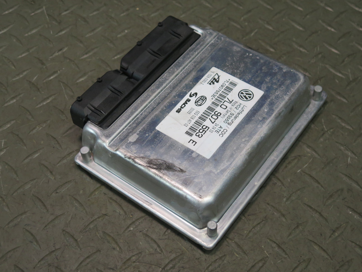 2004 Porsche Cayenne 955 Air Suspension Leveling Control Module 7L0907553E