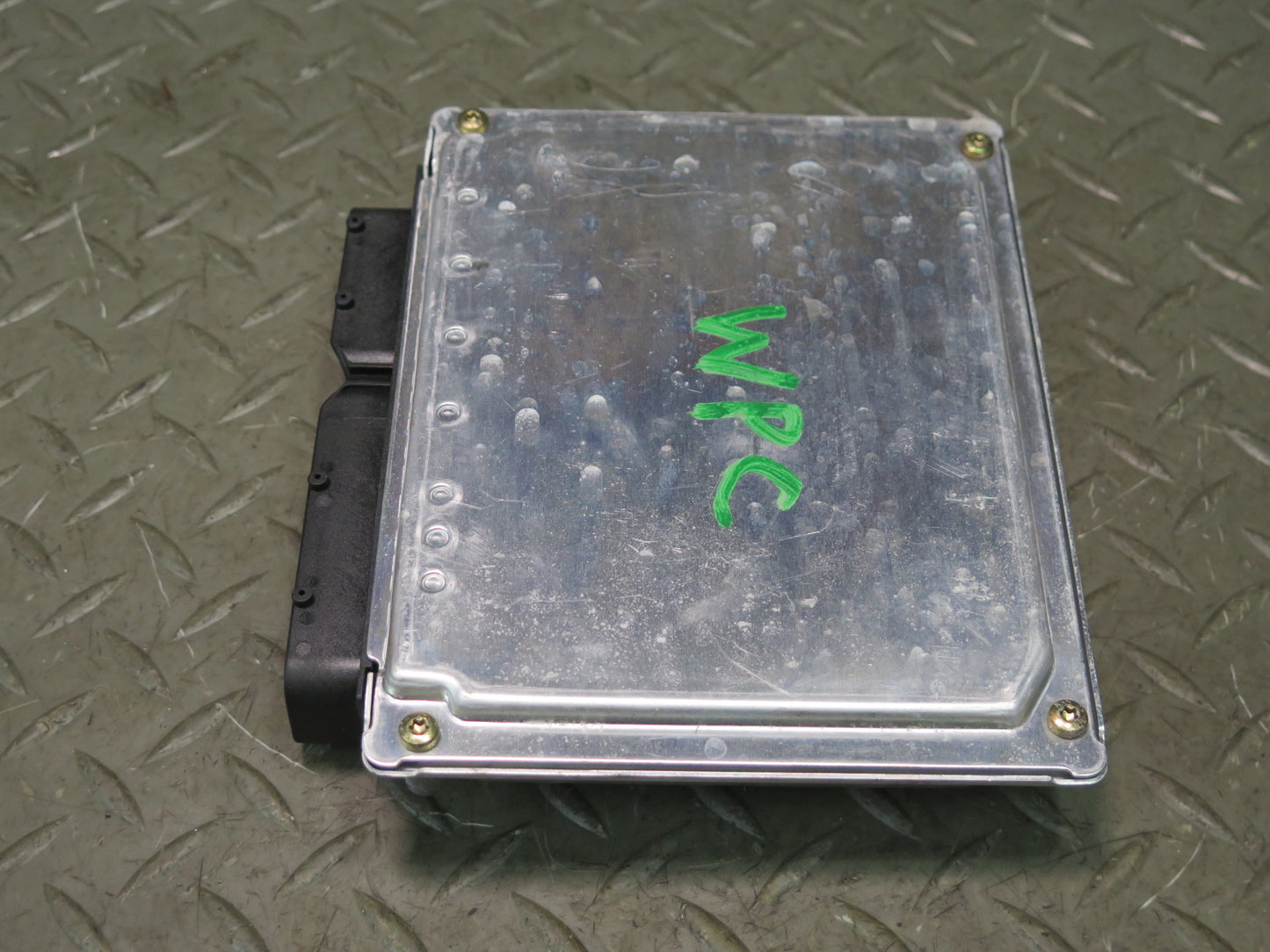 2004 Porsche Cayenne 955 Air Suspension Leveling Control Module 7L0907553E