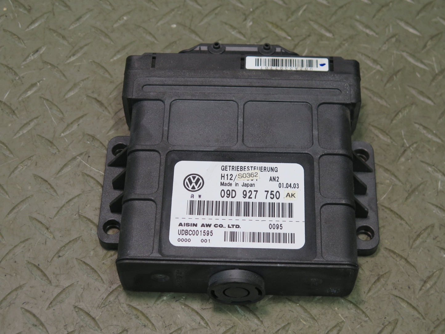 2004 Porsche Cayenne 955 Turbo Transmission Control Module 09D927750AK OEM