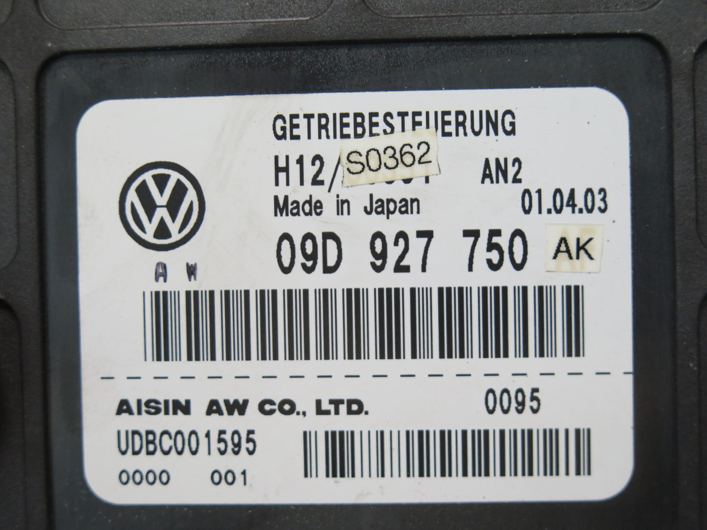 2004 Porsche Cayenne 955 Turbo Transmission Control Module 09D927750AK OEM