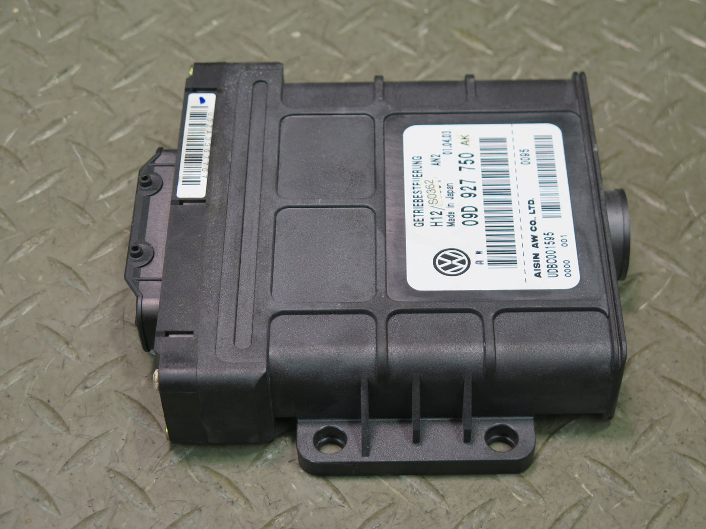 2004 Porsche Cayenne 955 Turbo Transmission Control Module 09D927750AK OEM
