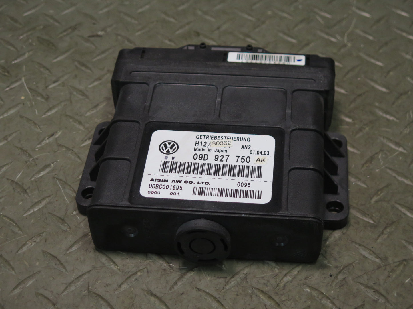 2004 Porsche Cayenne 955 Turbo Transmission Control Module 09D927750AK OEM