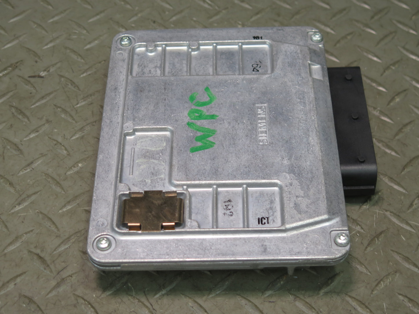 2004 Porsche Cayenne 955 Turbo Transfer Case Control Module 0AD927755Q OEM