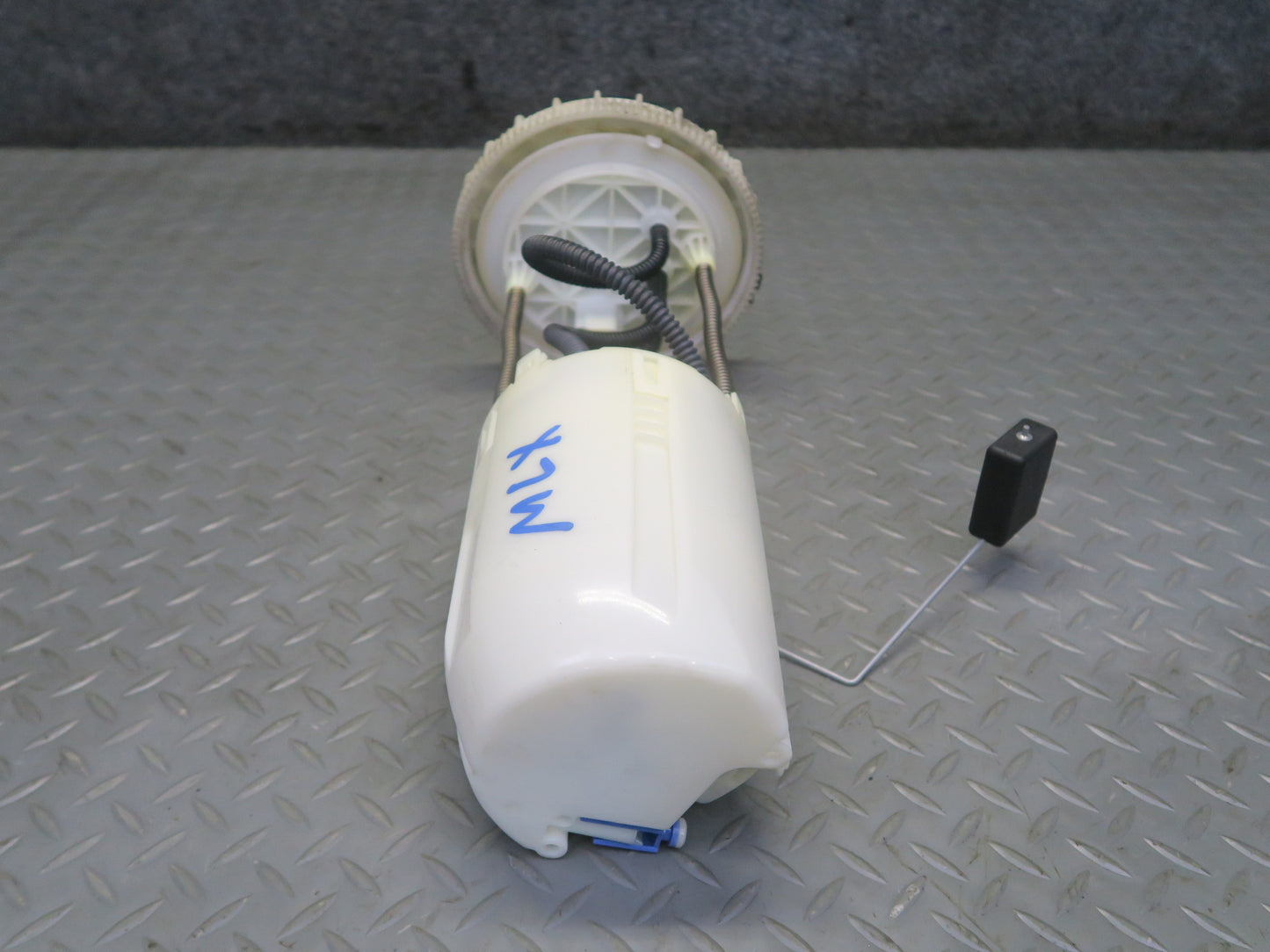 2008-2009 Lexus URJ201L LX570 Fuel Pump Level Sensor Sending Unit Assembly
