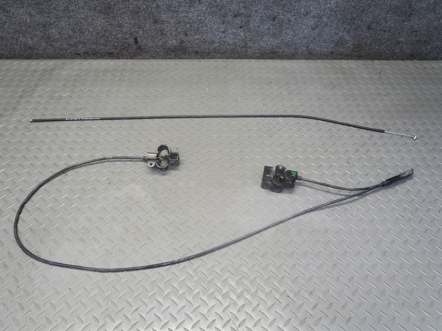 06-11 Mercedes W164 Ml-class Front Left & Right Hood Lock Latch w Cable Set OEM