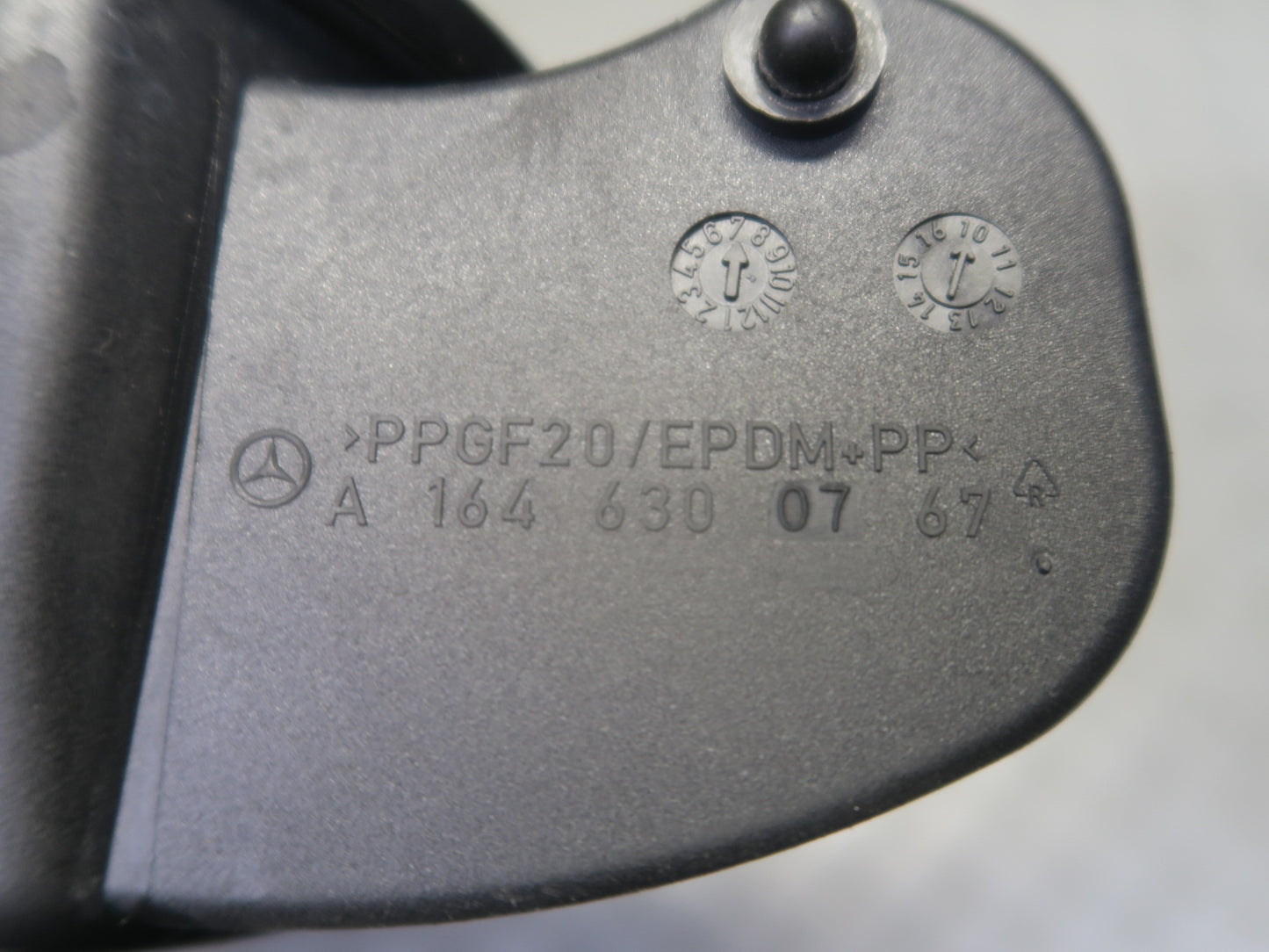 06-11 Mercedes W164 ML350 ML500 Gas Fuel Lid Door Cover White w Actuator OEM