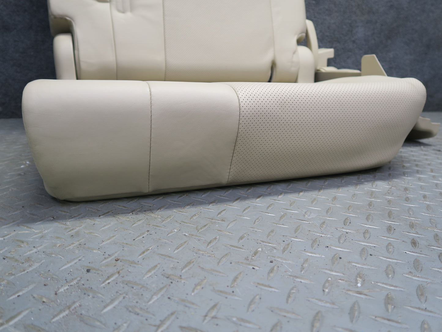2008-2010 Lexus URJ201L LX570 Rear Third 3RD ROW Left Side Leather Seat