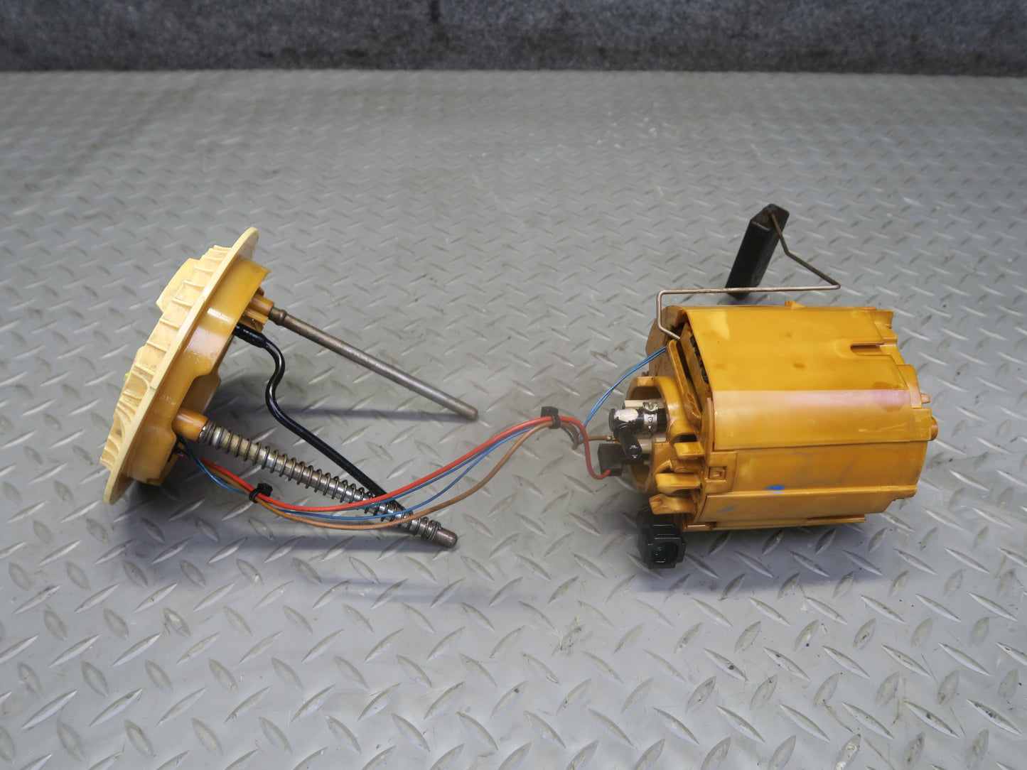 10-11 Mercedes W164 ML350 Diesel Fuel Gas Pump Sending Sensor Unit Module OEM