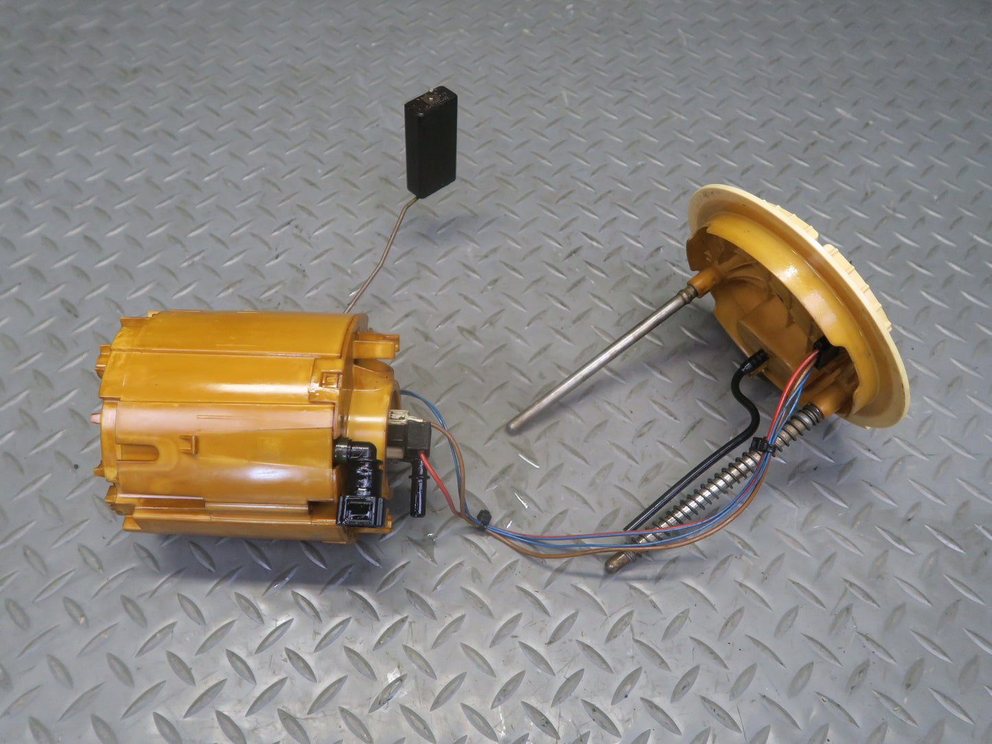 10-11 Mercedes W164 ML350 Diesel Fuel Gas Pump Sending Sensor Unit Module OEM