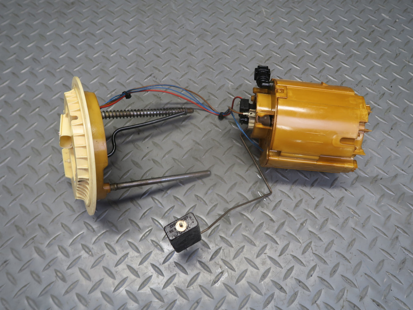 10-11 Mercedes W164 ML350 Diesel Fuel Gas Pump Sending Sensor Unit Module OEM