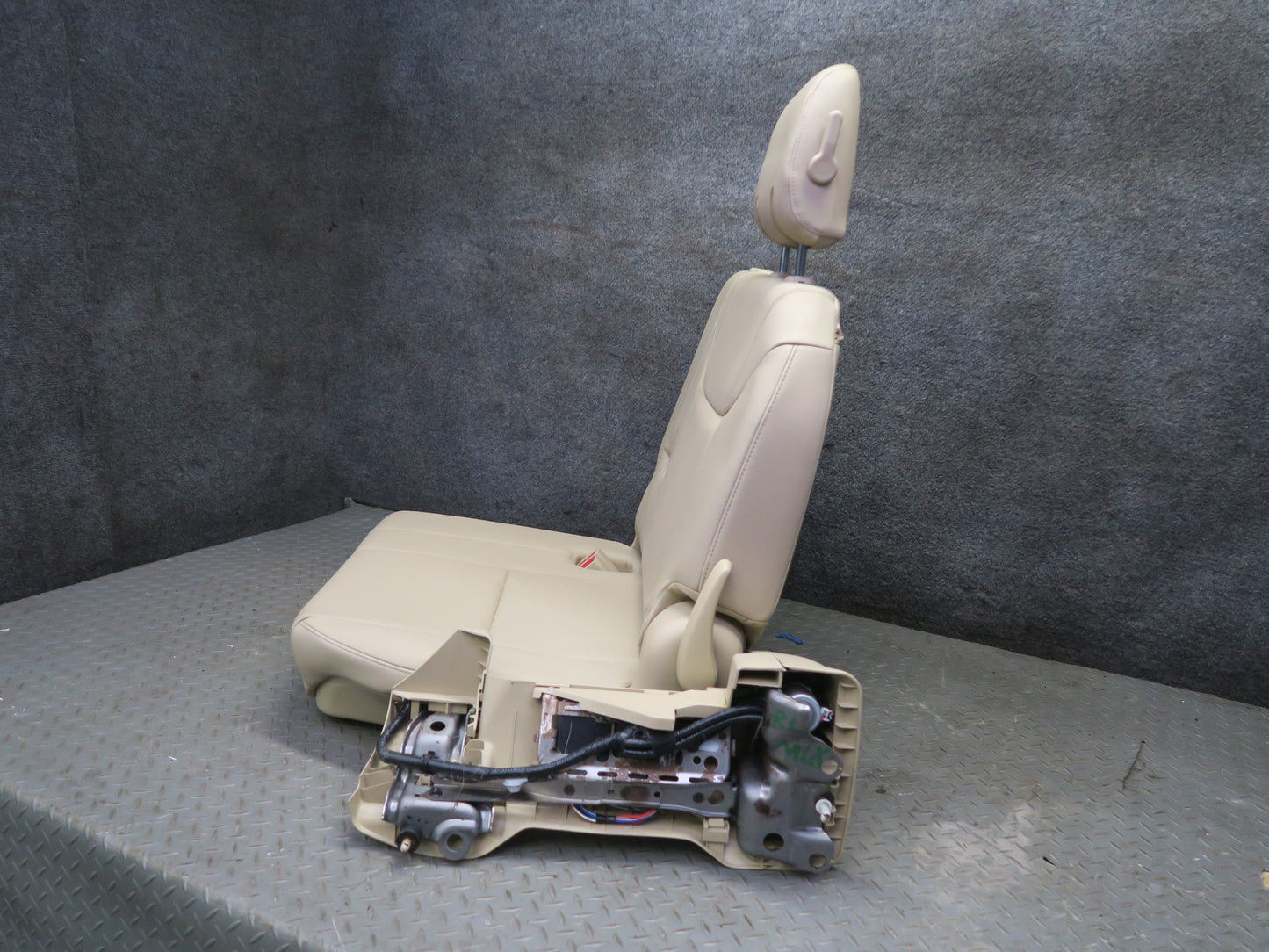 2008-2010 Lexus URJ201L LX570 Rear Third 3RD ROW Left Side Leather Seat