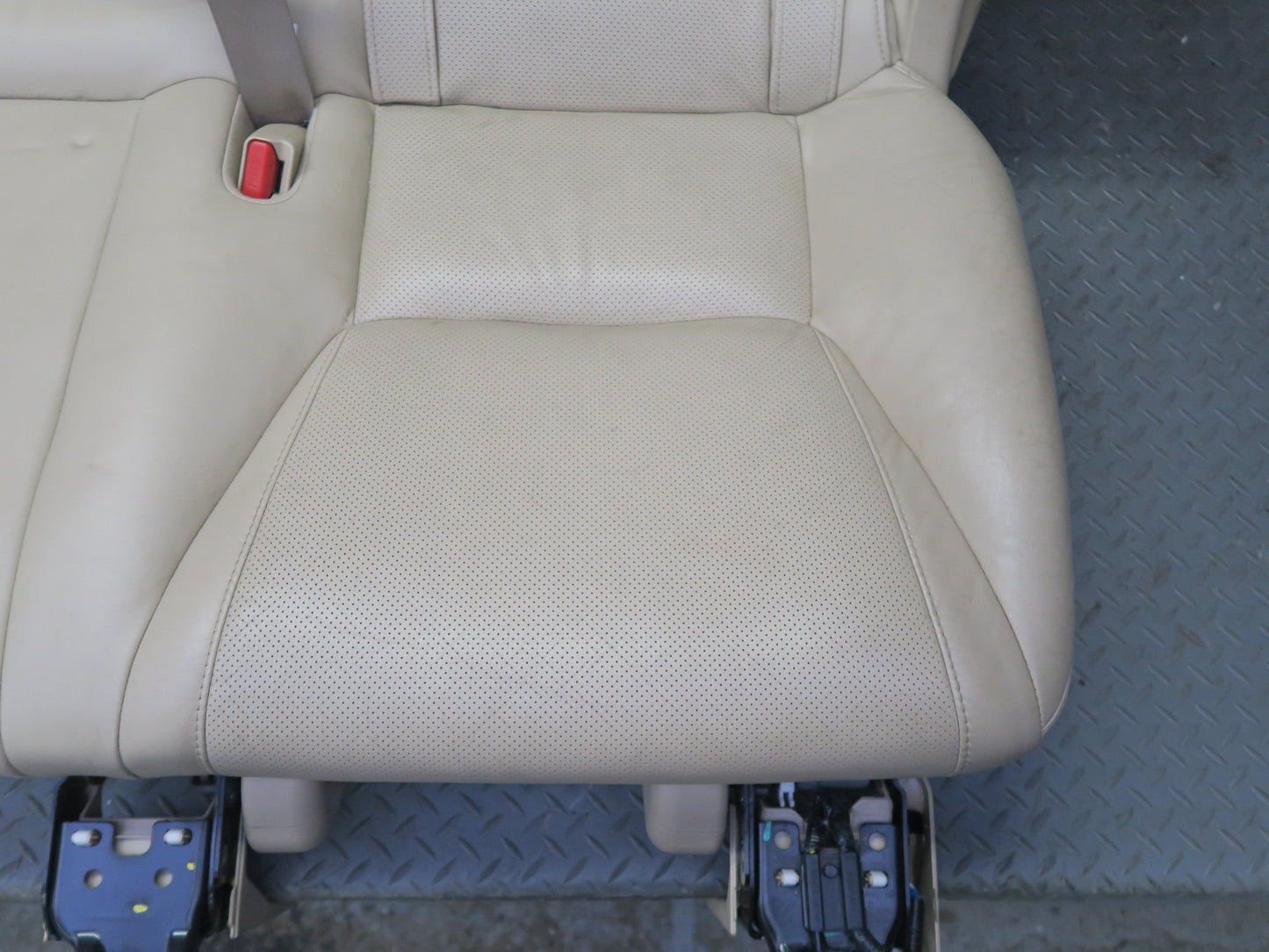 2008-2010 Lexus URJ201L LX570 Rear Second 2ND ROW Left Side Leather Seat