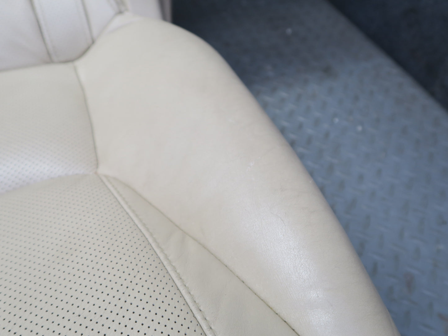 2008-2010 Lexus URJ201L LX570 Rear Second 2ND ROW Left Side Leather Seat