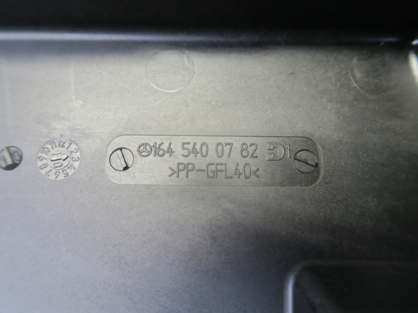 10-11 Mercedes W164 ML350 Diesel Engine Fuse Relay Box Assembly OEM