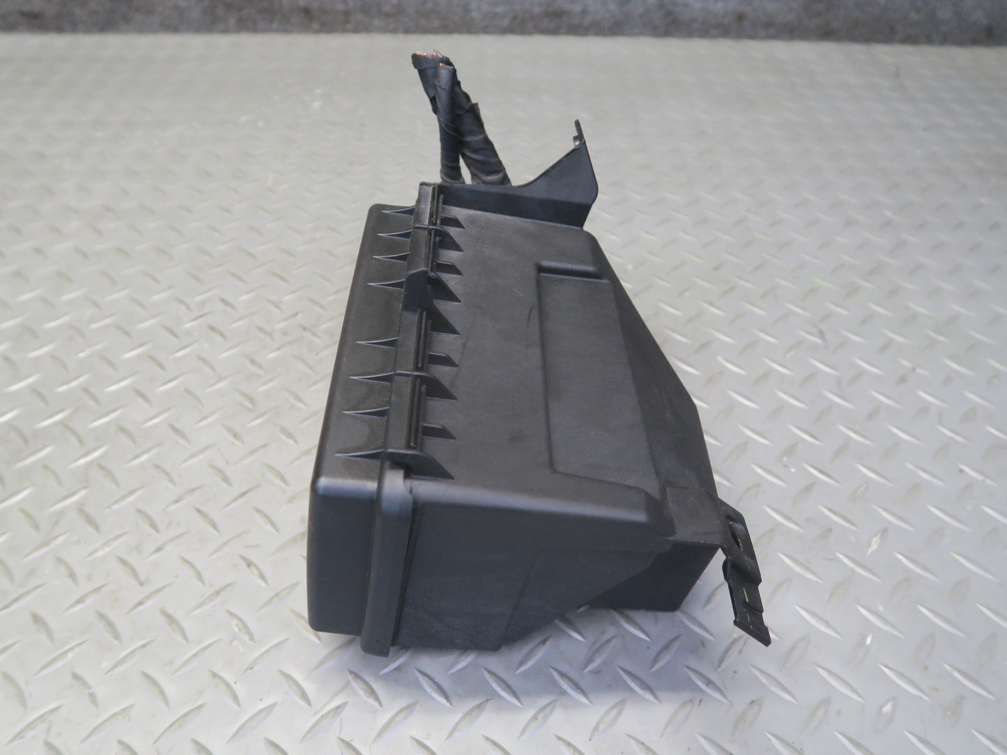 10-11 Mercedes W164 ML350 Diesel Engine Fuse Relay Box Assembly OEM