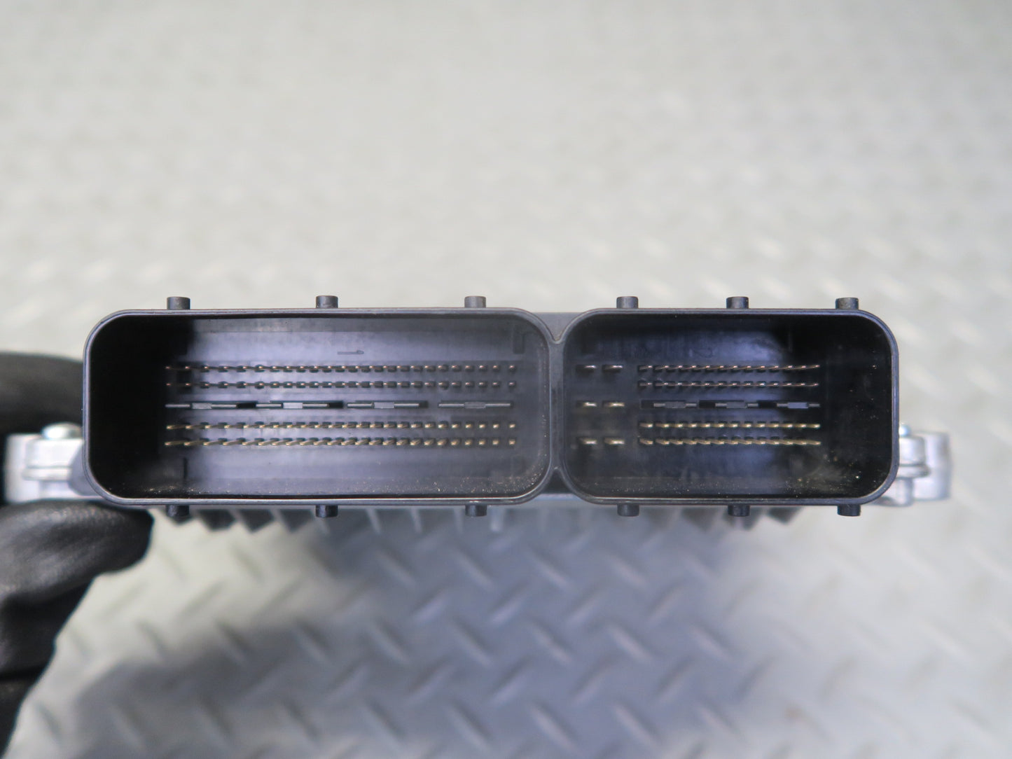 10-11 Mercedes W164 ML350 3.0L Diesel 642.820 AWD Engine Control Module OEM