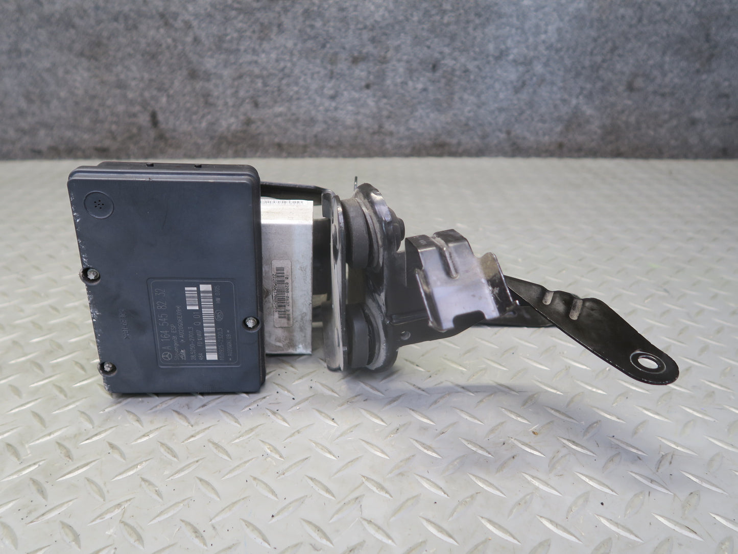 10-11 Mercedes W164 ML350 AWD ABS Anti Lock Brake Pump Module w Mount OEM