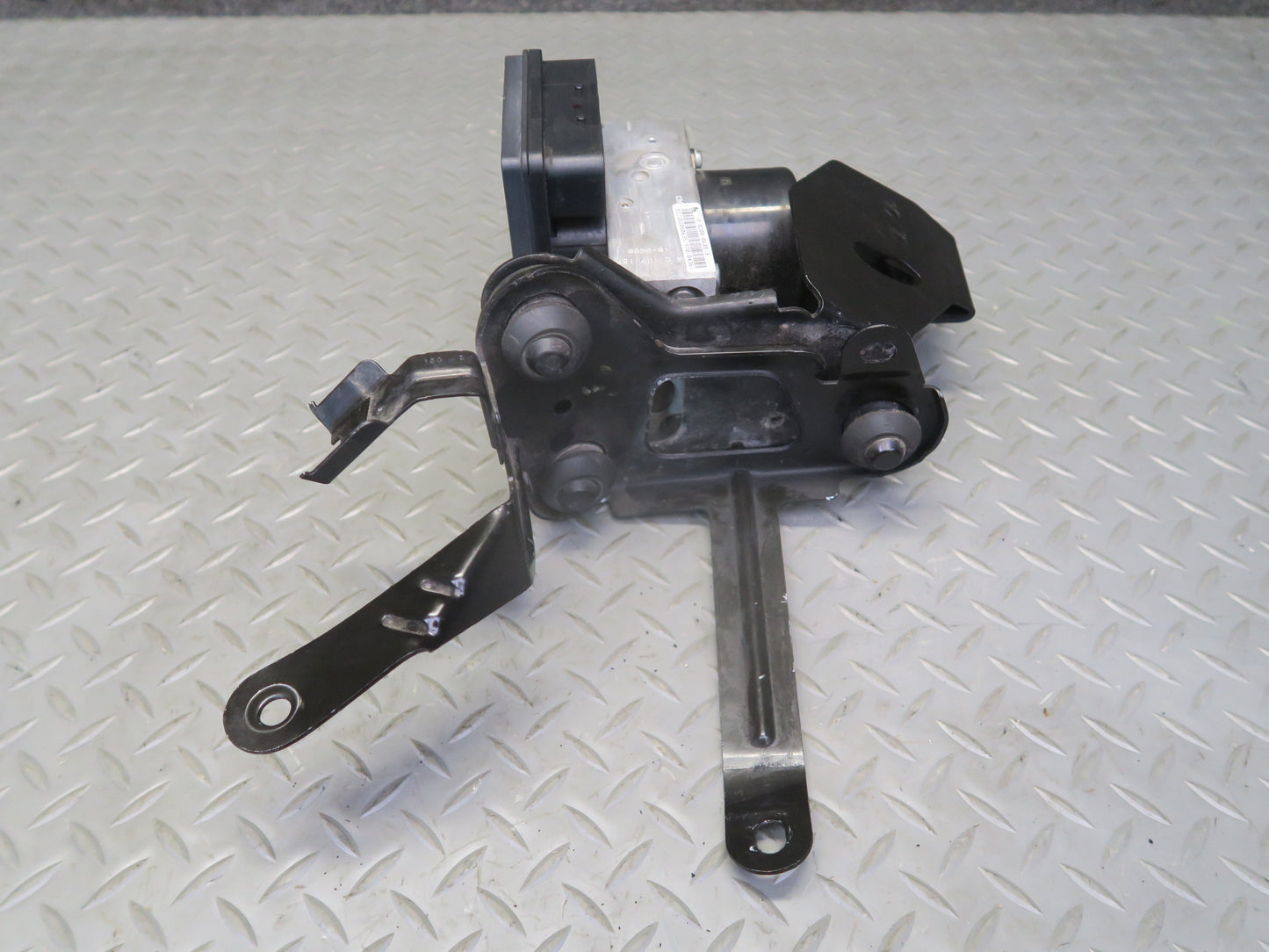 10-11 Mercedes W164 ML350 AWD ABS Anti Lock Brake Pump Module w Mount OEM