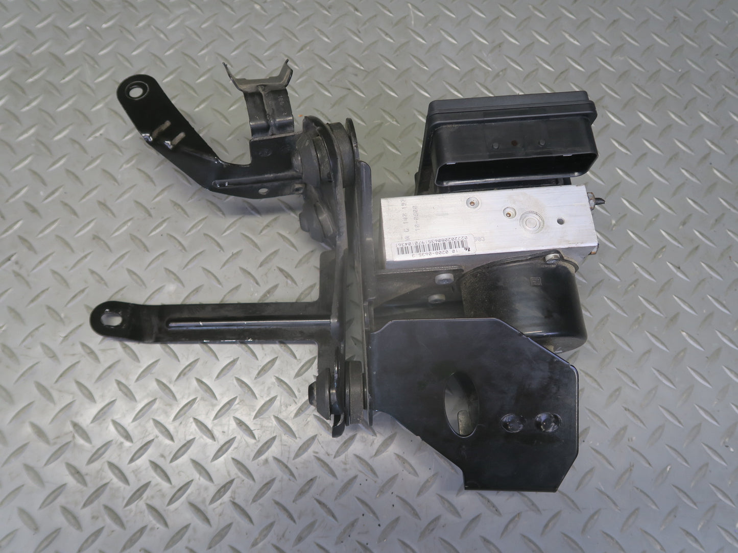 10-11 Mercedes W164 ML350 AWD ABS Anti Lock Brake Pump Module w Mount OEM