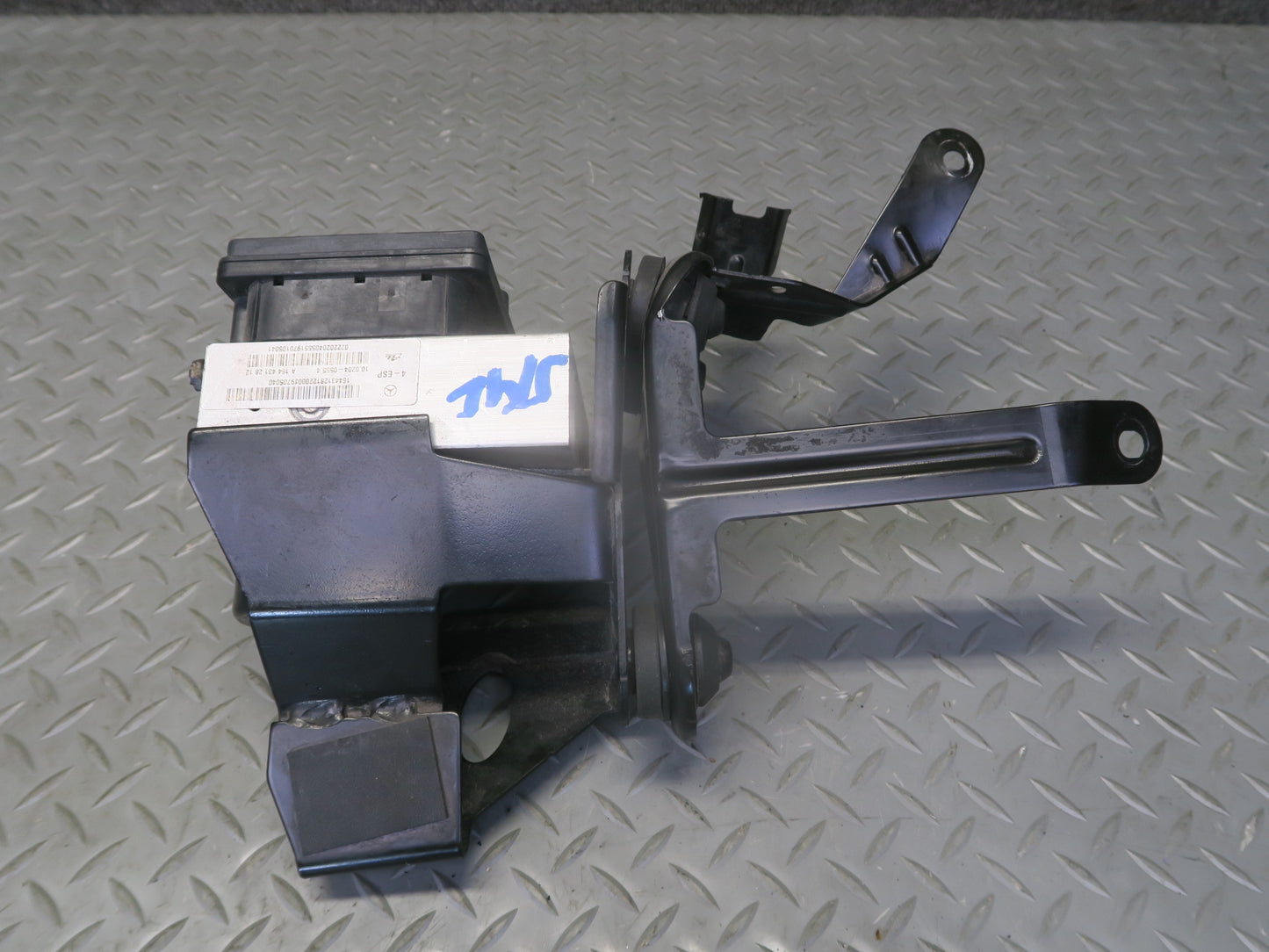 10-11 Mercedes W164 ML350 AWD ABS Anti Lock Brake Pump Module w Mount OEM