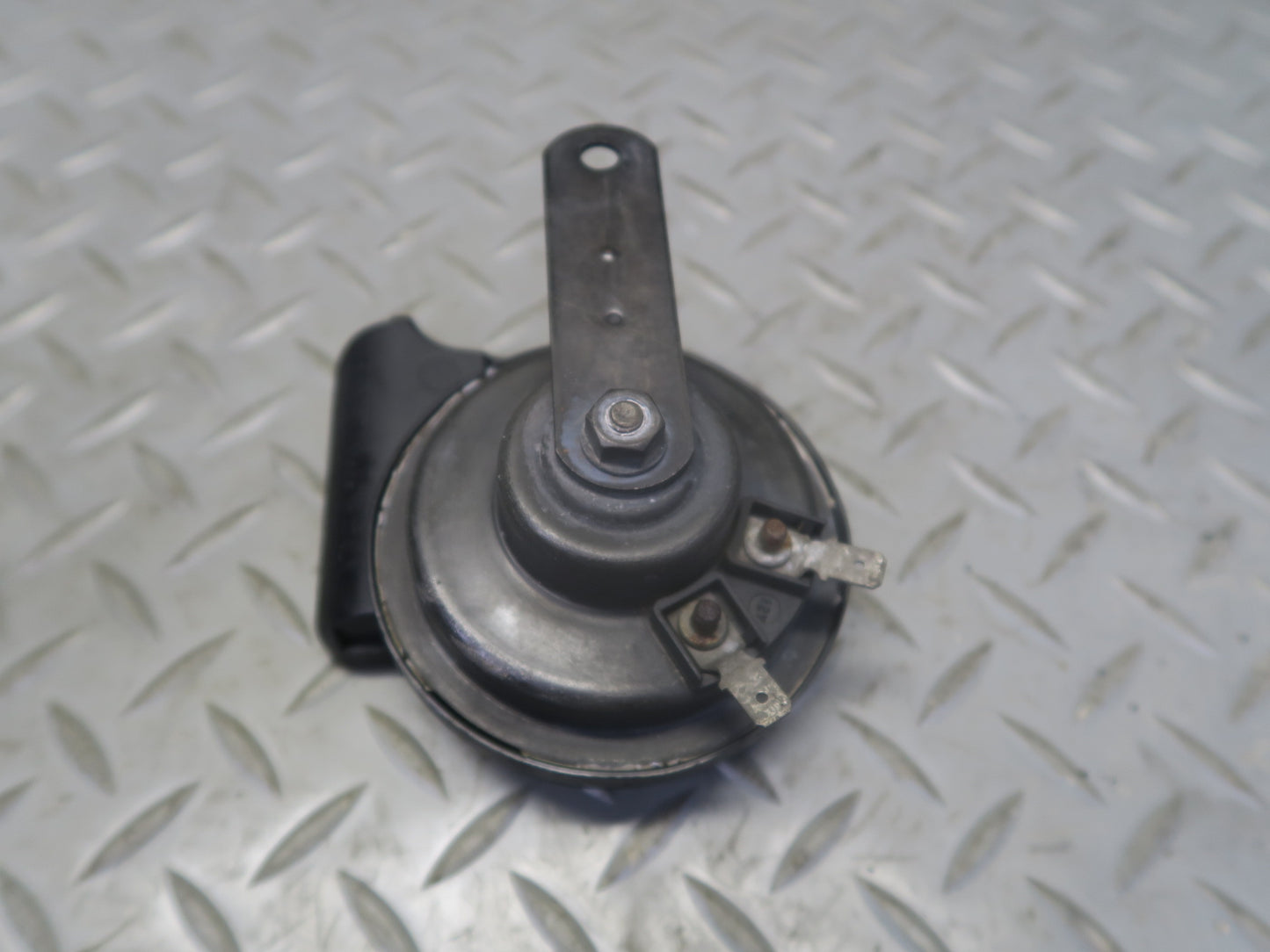 06-11 Mercedes W164 ML350 ML550 Set of 2 High & Low Tone Pitch Horn Signal OEM