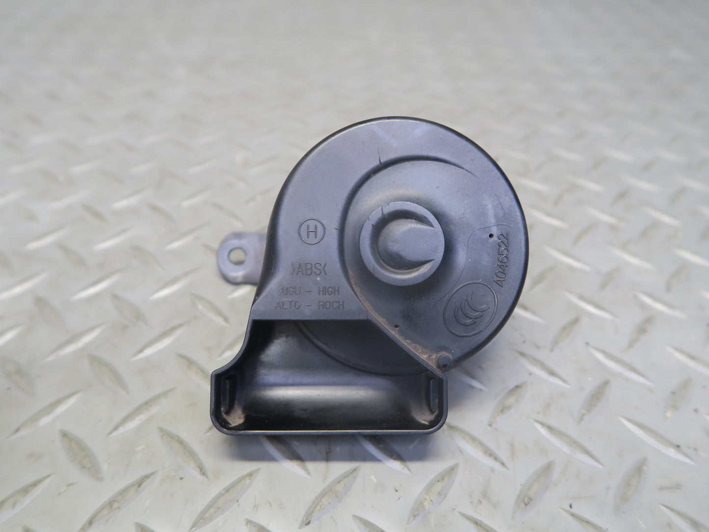 06-11 Mercedes W164 ML350 ML550 Set of 2 High & Low Tone Pitch Horn Signal OEM