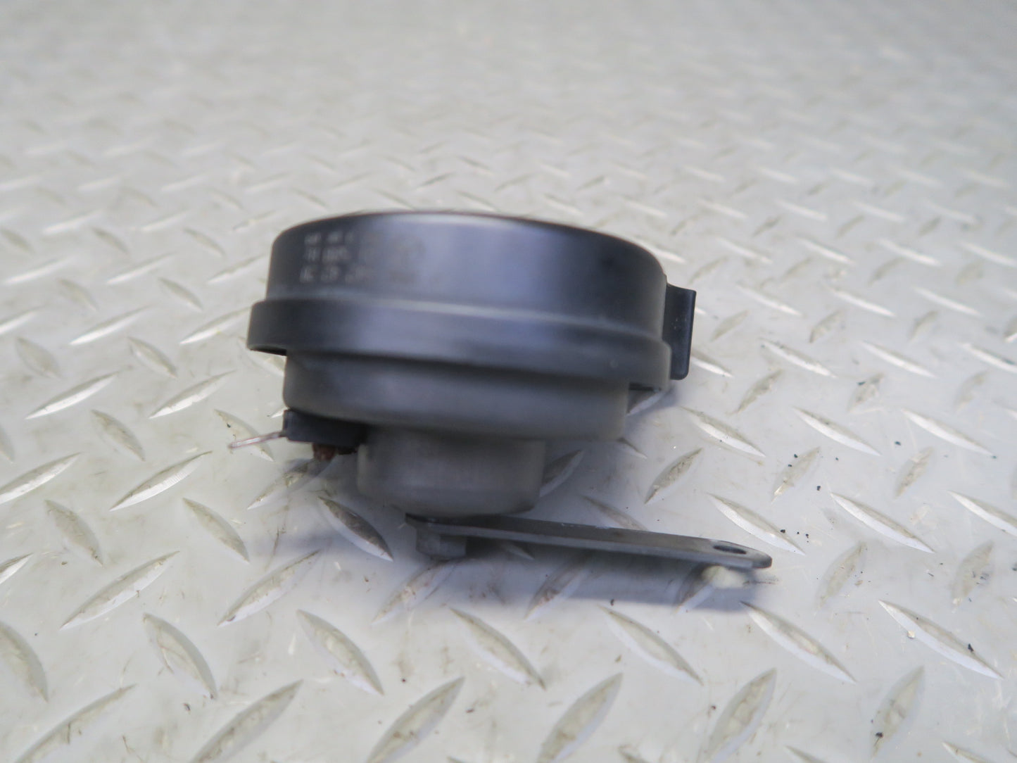 06-11 Mercedes W164 ML350 ML550 Set of 2 High & Low Tone Pitch Horn Signal OEM