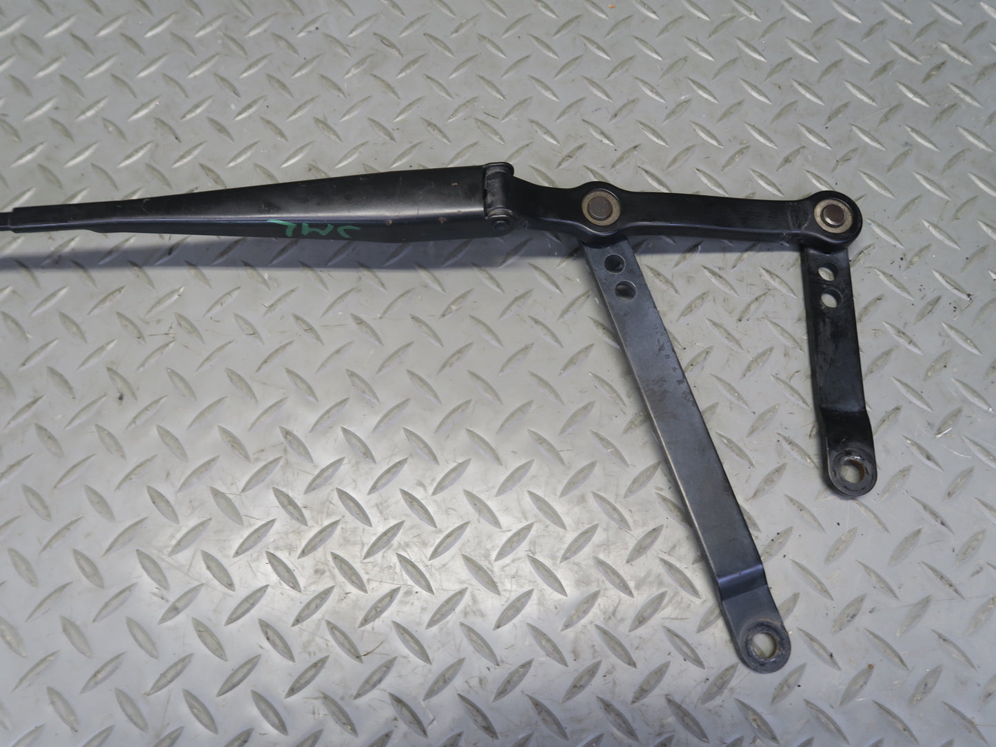 06-11 Mercedes W164 Ml-class Set of 2 Front Left Right Windshield Wiper Arm OEM
