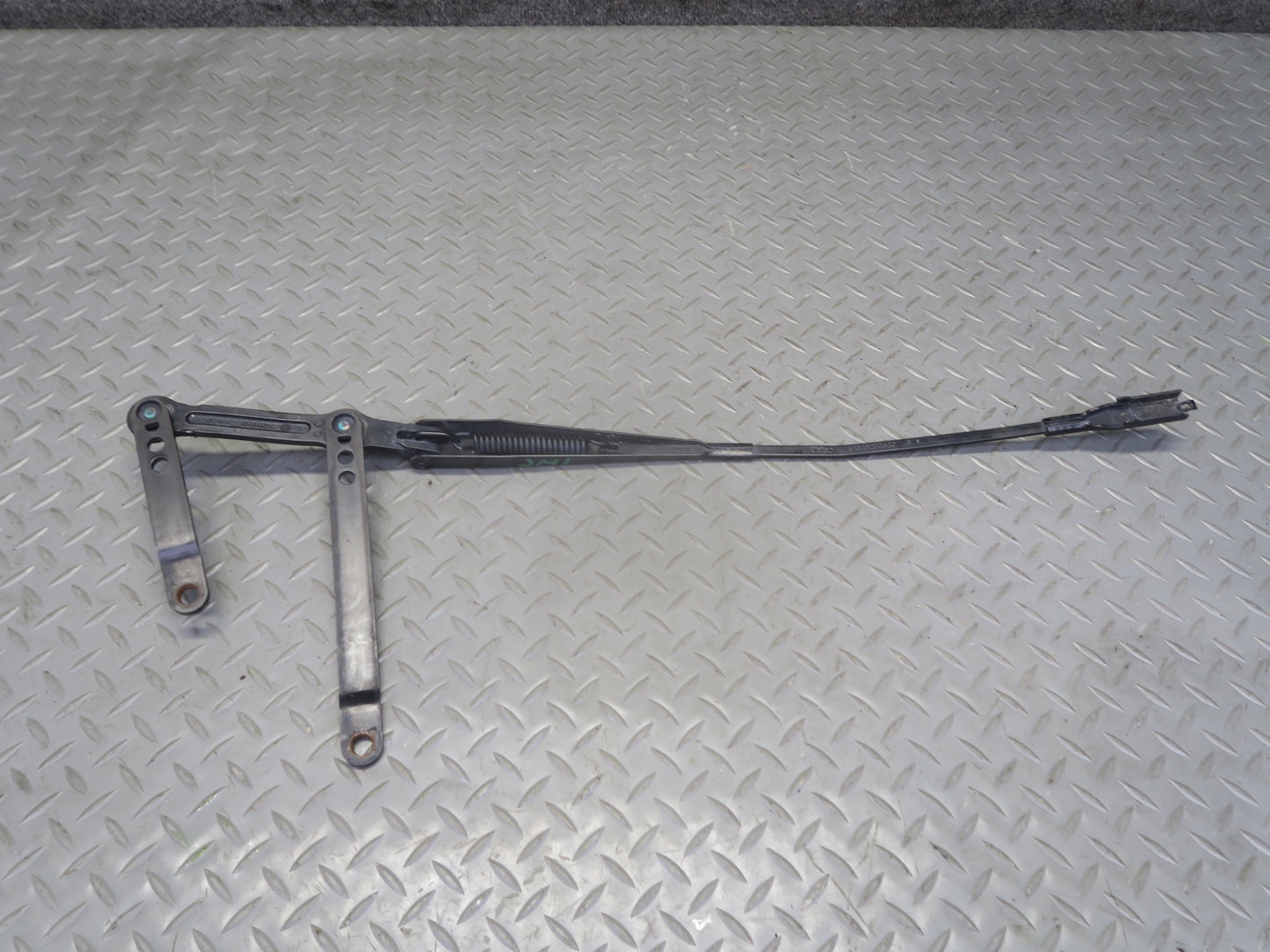 06-11 Mercedes W164 Ml-class Set of 2 Front Left Right Windshield Wiper Arm OEM
