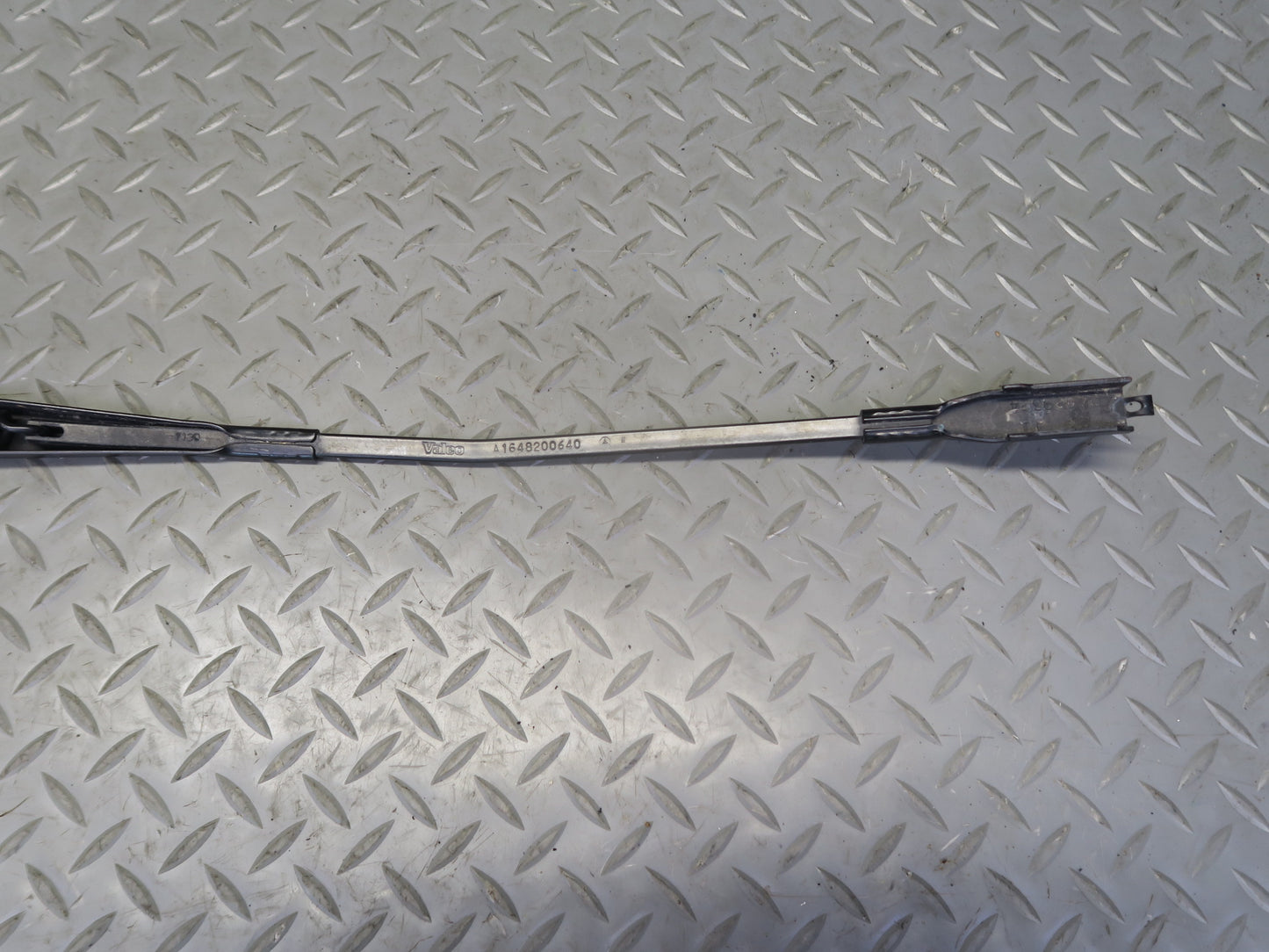 06-11 Mercedes W164 Ml-class Set of 2 Front Left Right Windshield Wiper Arm OEM