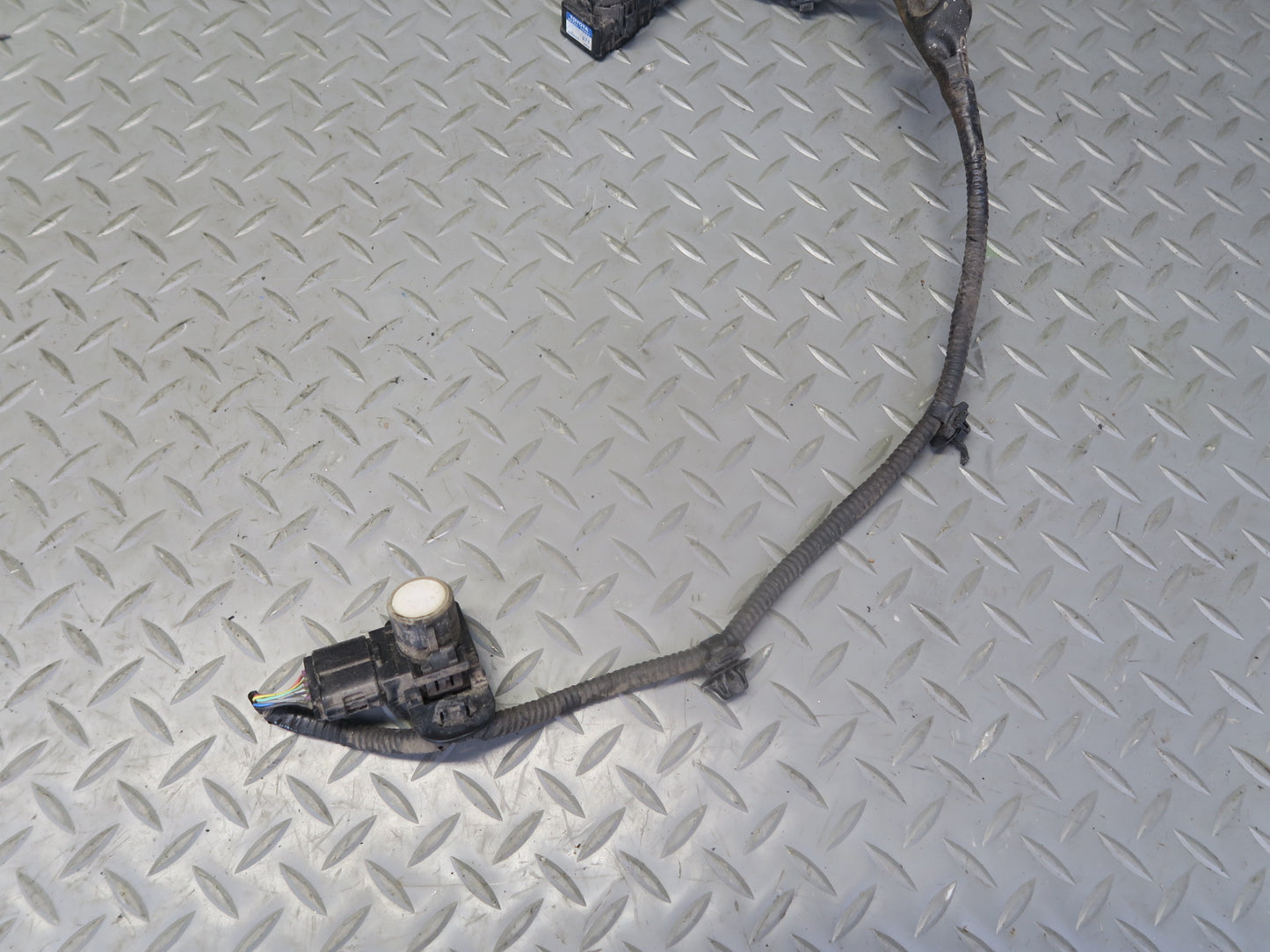 2008-2011 Lexus URJ201L LX570 Rear Bumper Wire Harness W/ Parking Sensors