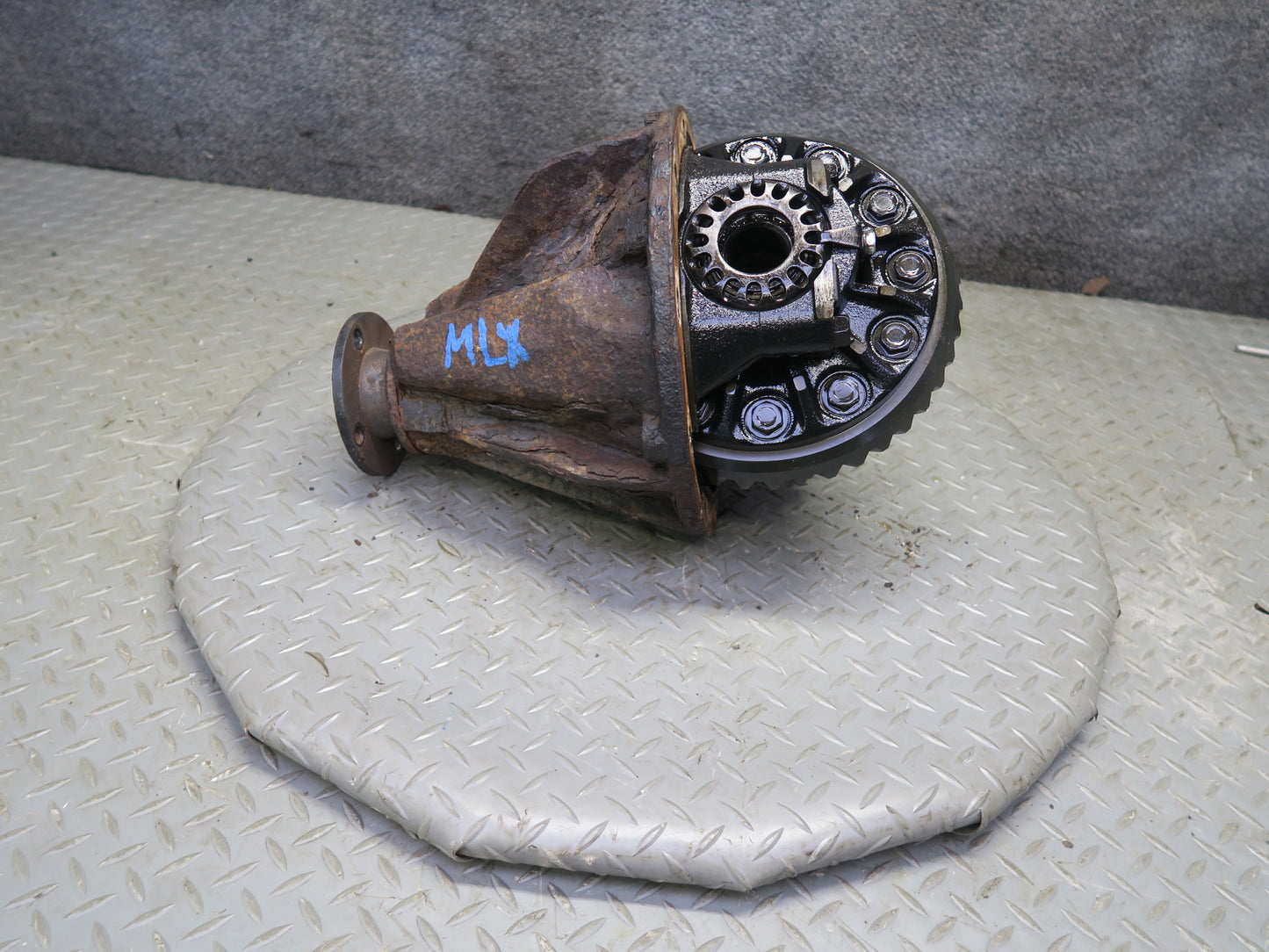 2008-2015 Lexus URJ201L LX570 AWD Rear Axle Differential Carrier 3.91 Ratio