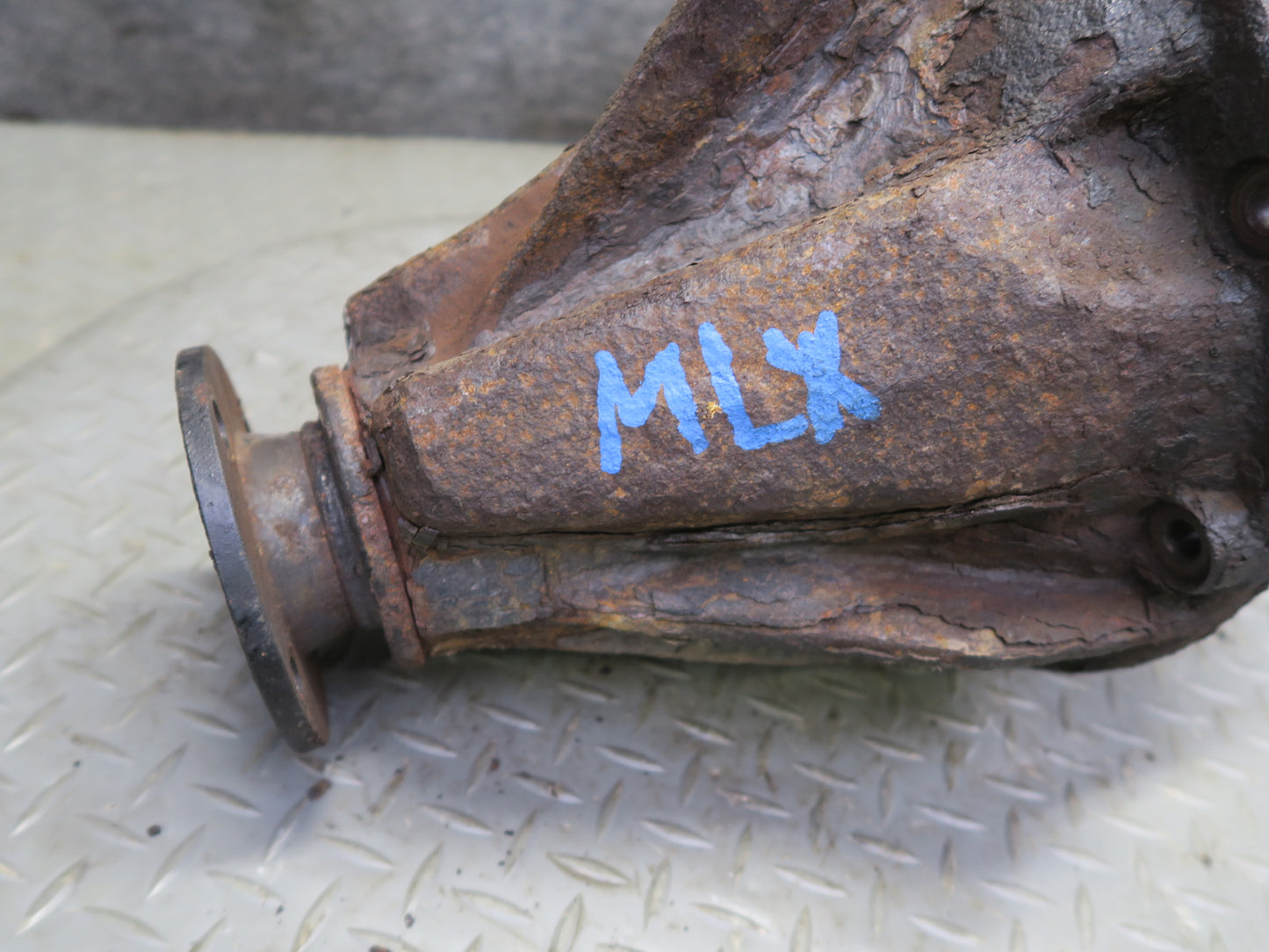 2008-2015 Lexus URJ201L LX570 AWD Rear Axle Differential Carrier 3.91 Ratio