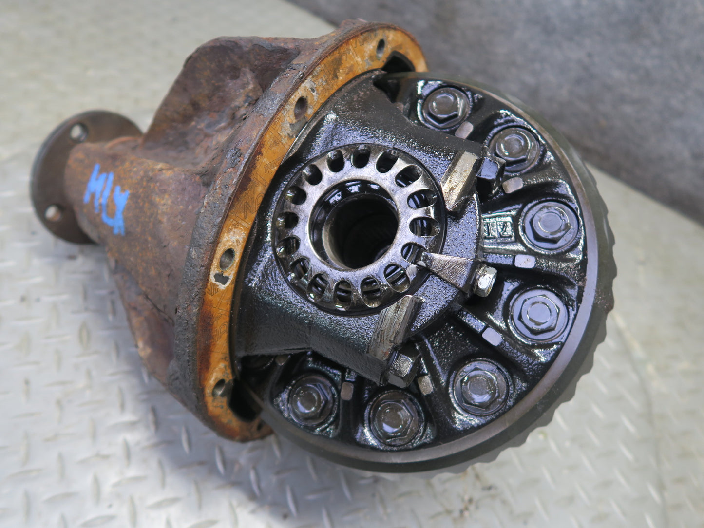 2008-2015 Lexus URJ201L LX570 AWD Rear Axle Differential Carrier 3.91 Ratio