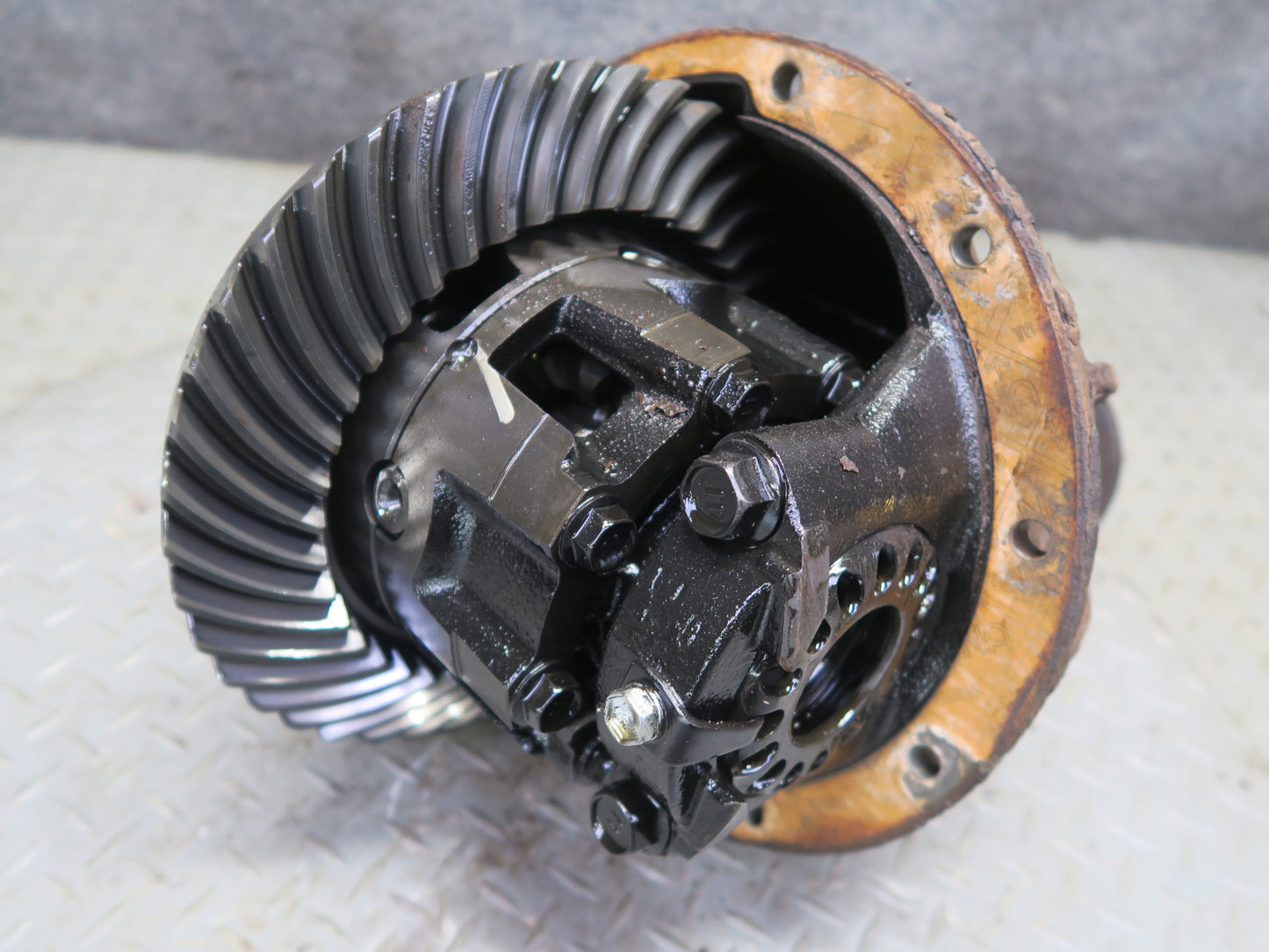 2008-2015 Lexus URJ201L LX570 AWD Rear Axle Differential Carrier 3.91 Ratio