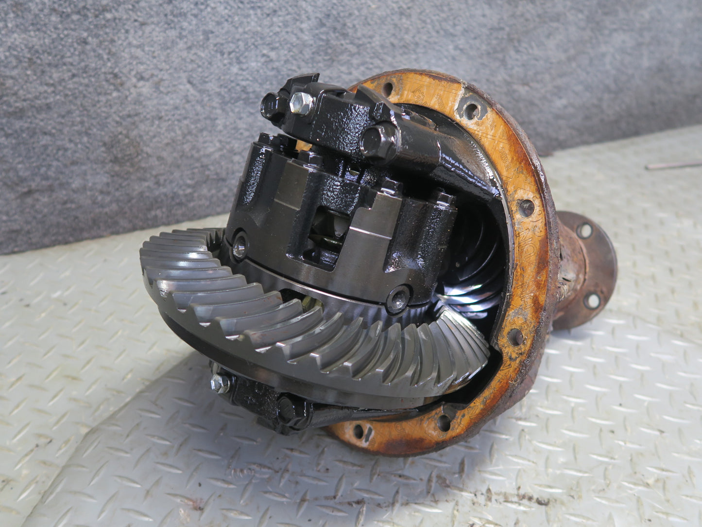 2008-2015 Lexus URJ201L LX570 AWD Rear Axle Differential Carrier 3.91 Ratio
